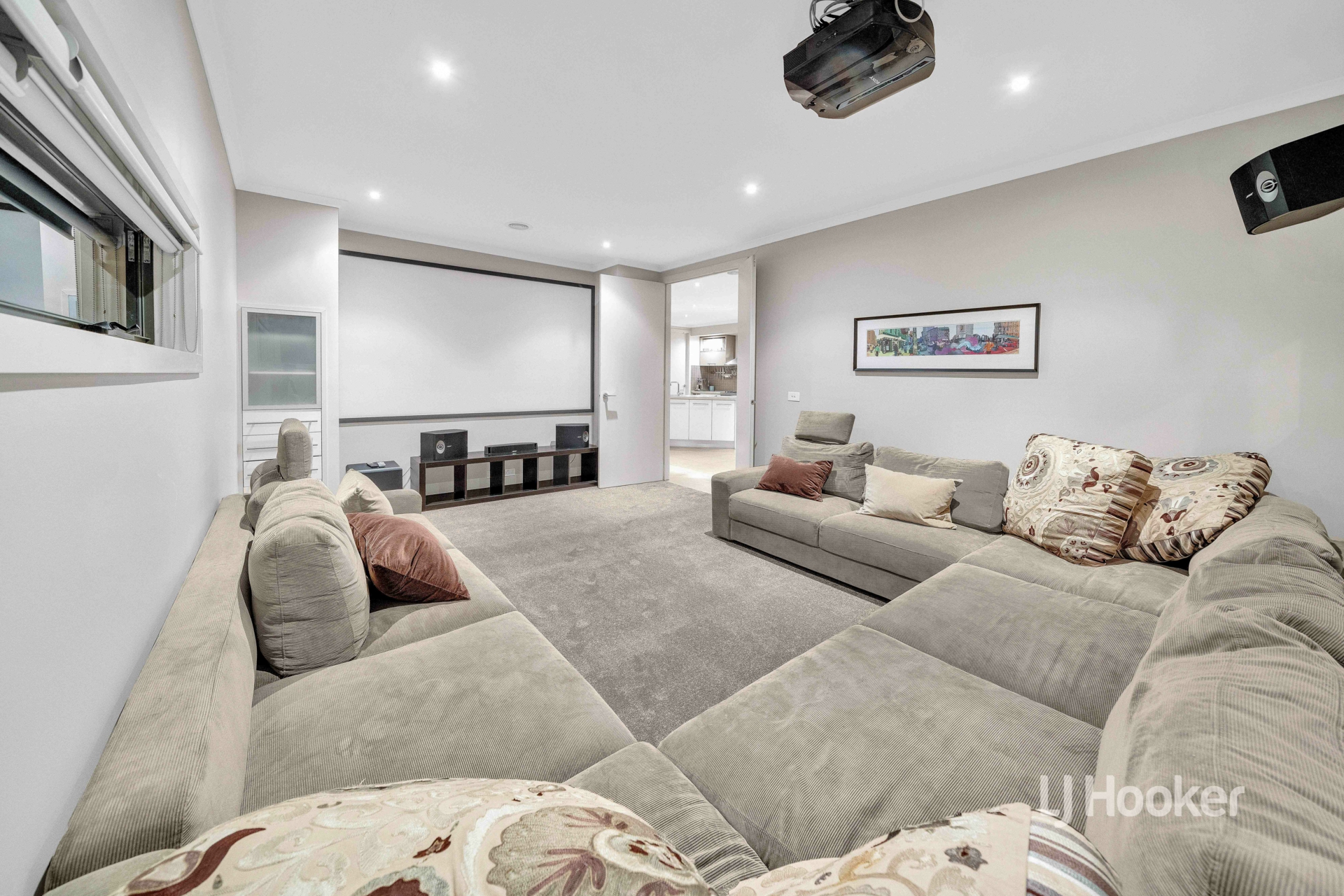 27 Peppertree Drive, POINT COOK