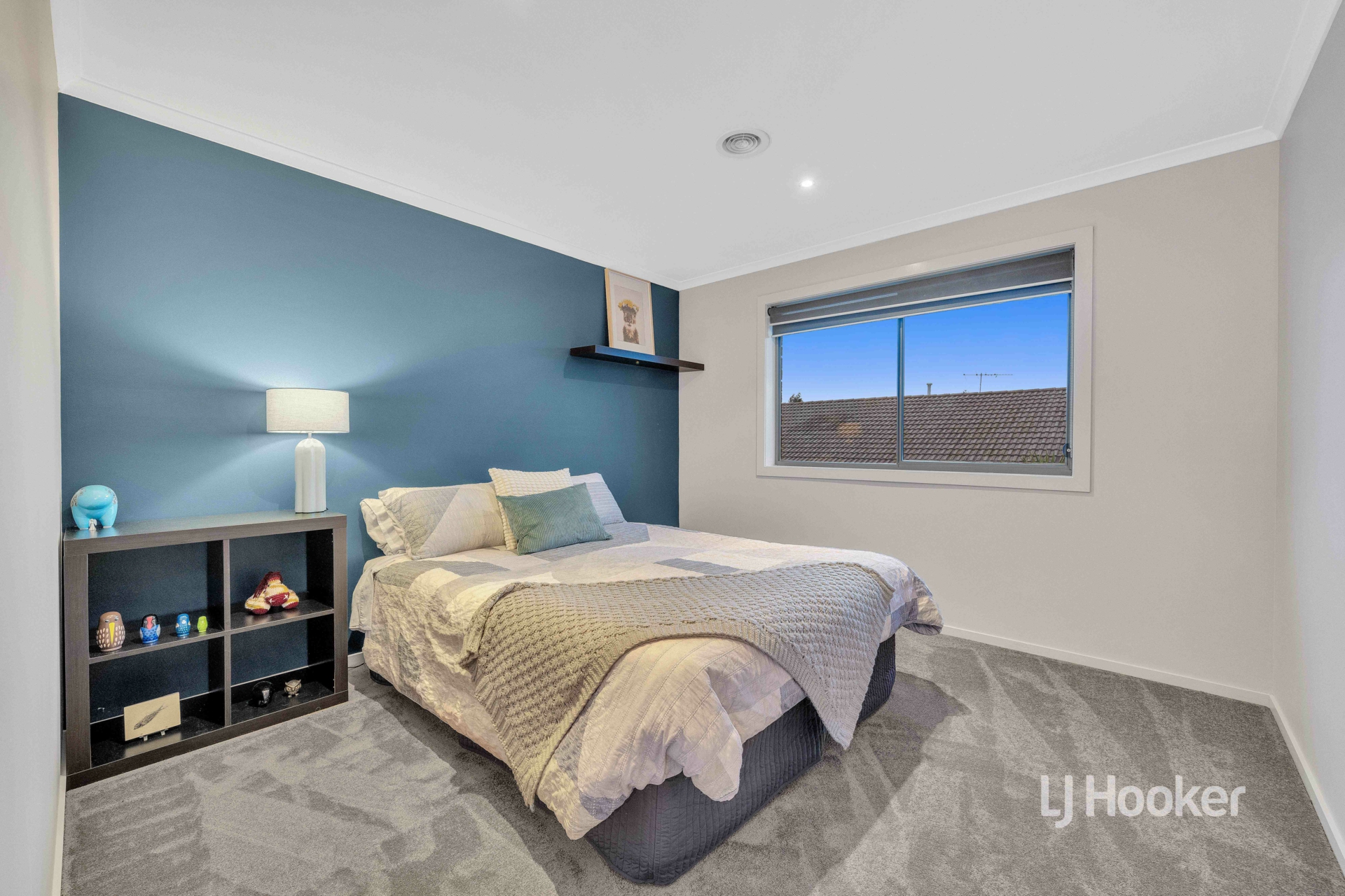 27 Peppertree Drive, POINT COOK