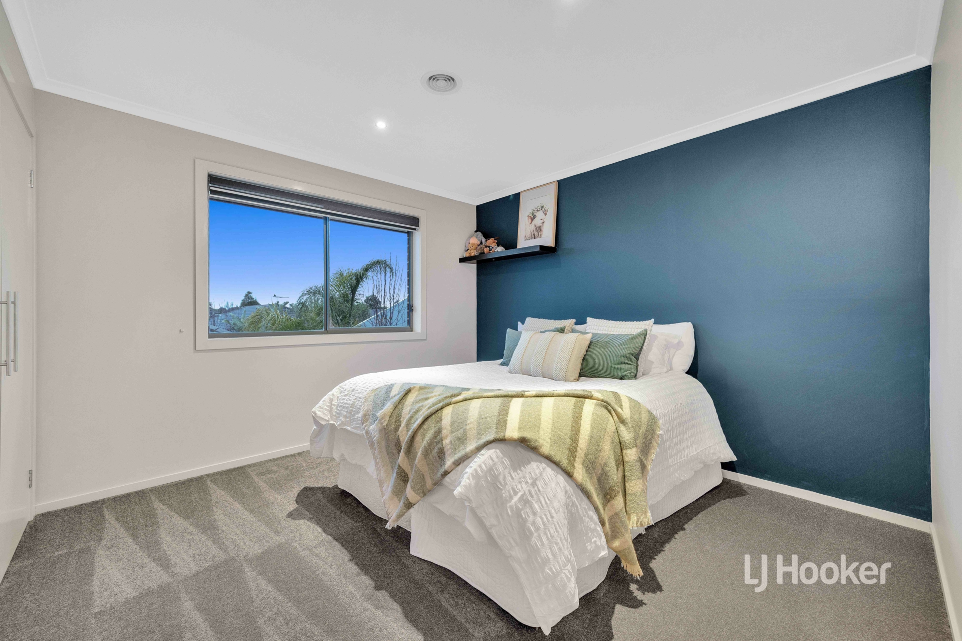 27 Peppertree Drive, POINT COOK