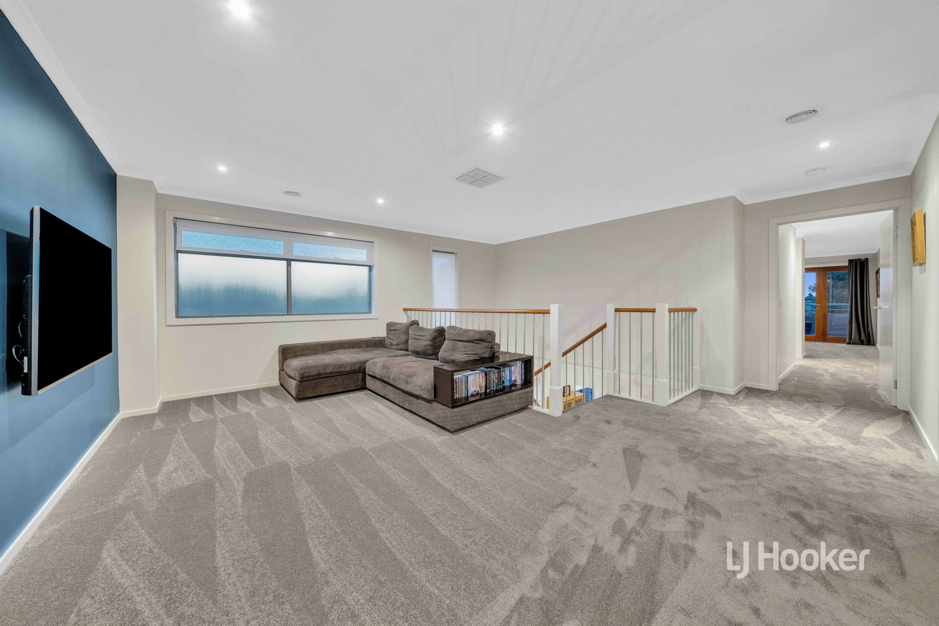 27 Peppertree Drive, POINT COOK