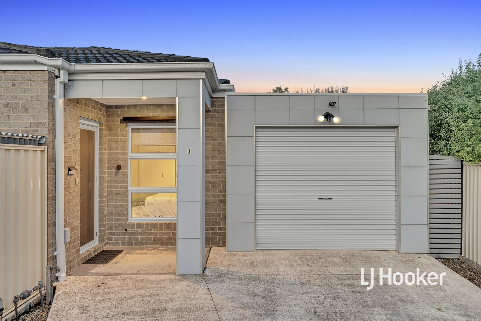 3/8 Marseilles Way, POINT COOK