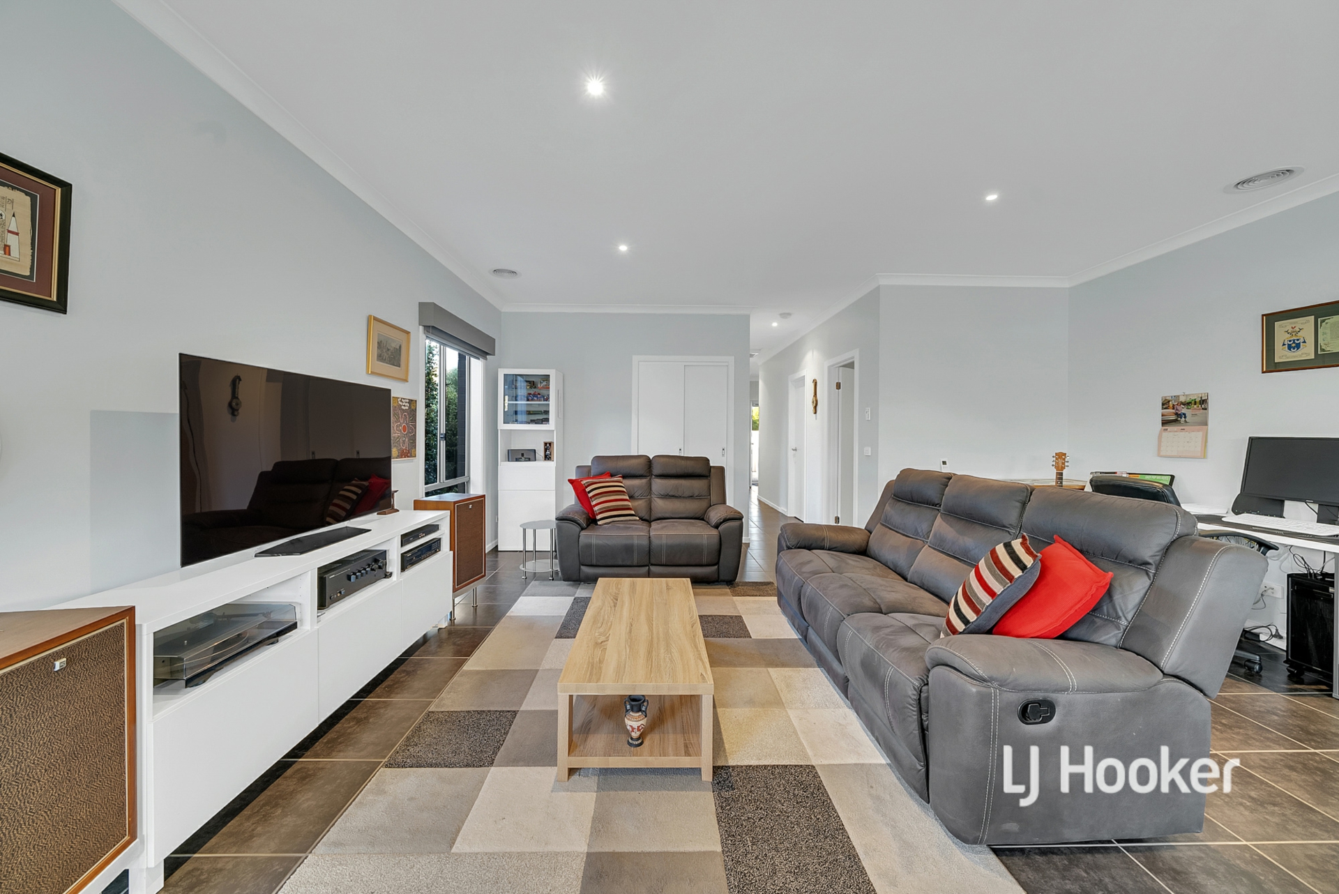 3/8 Marseilles Way, POINT COOK