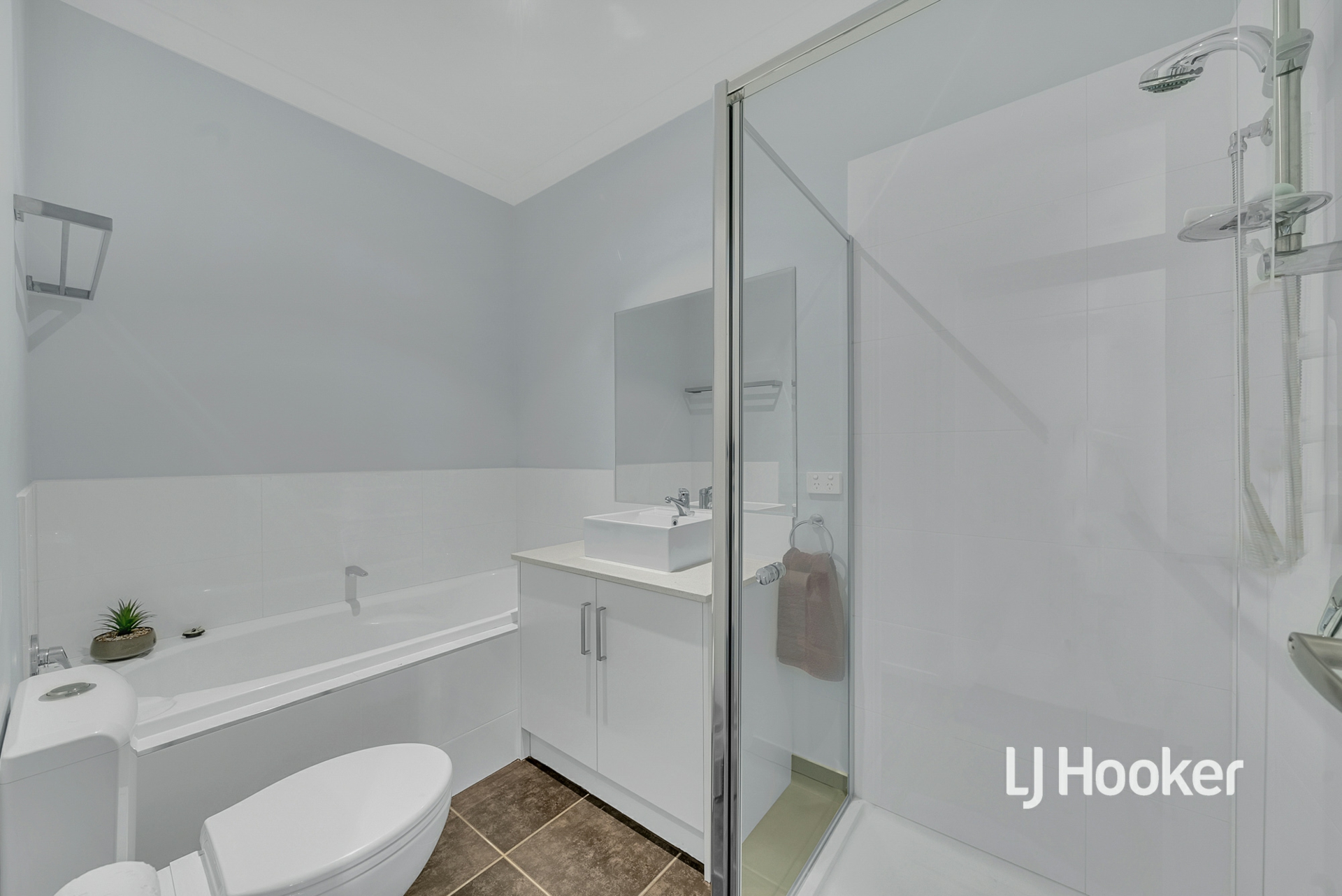 3/8 Marseilles Way, POINT COOK