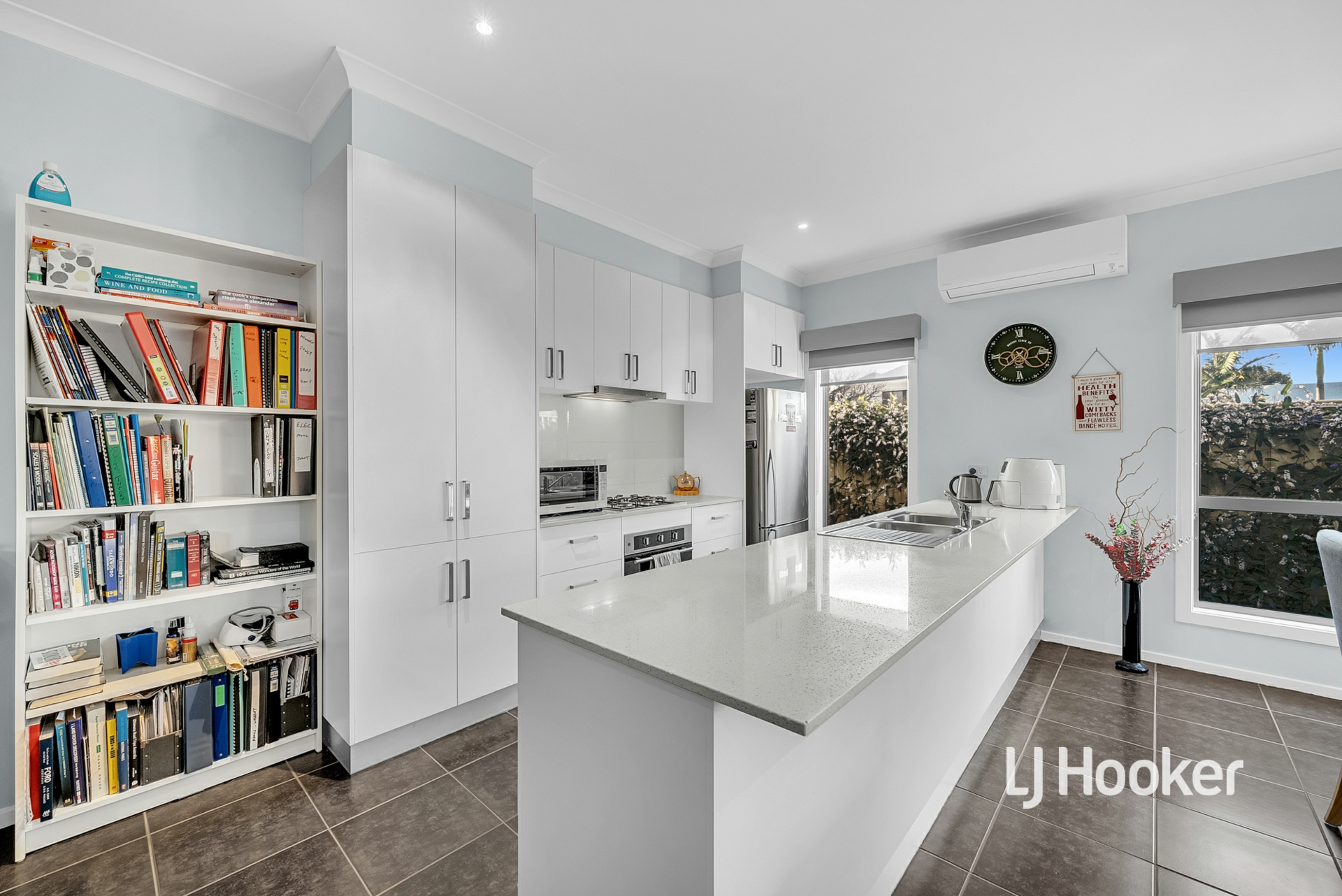 3/8 Marseilles Way, POINT COOK