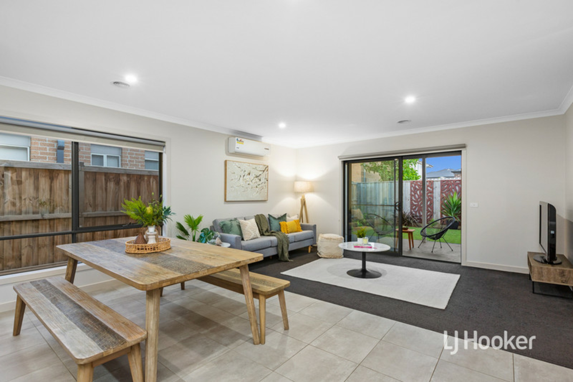104 Grassbird Drive, POINT COOK