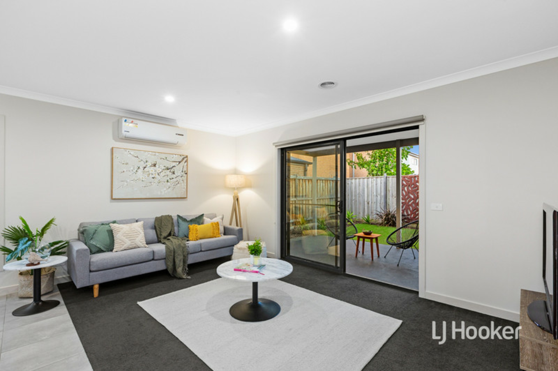 104 Grassbird Drive, POINT COOK