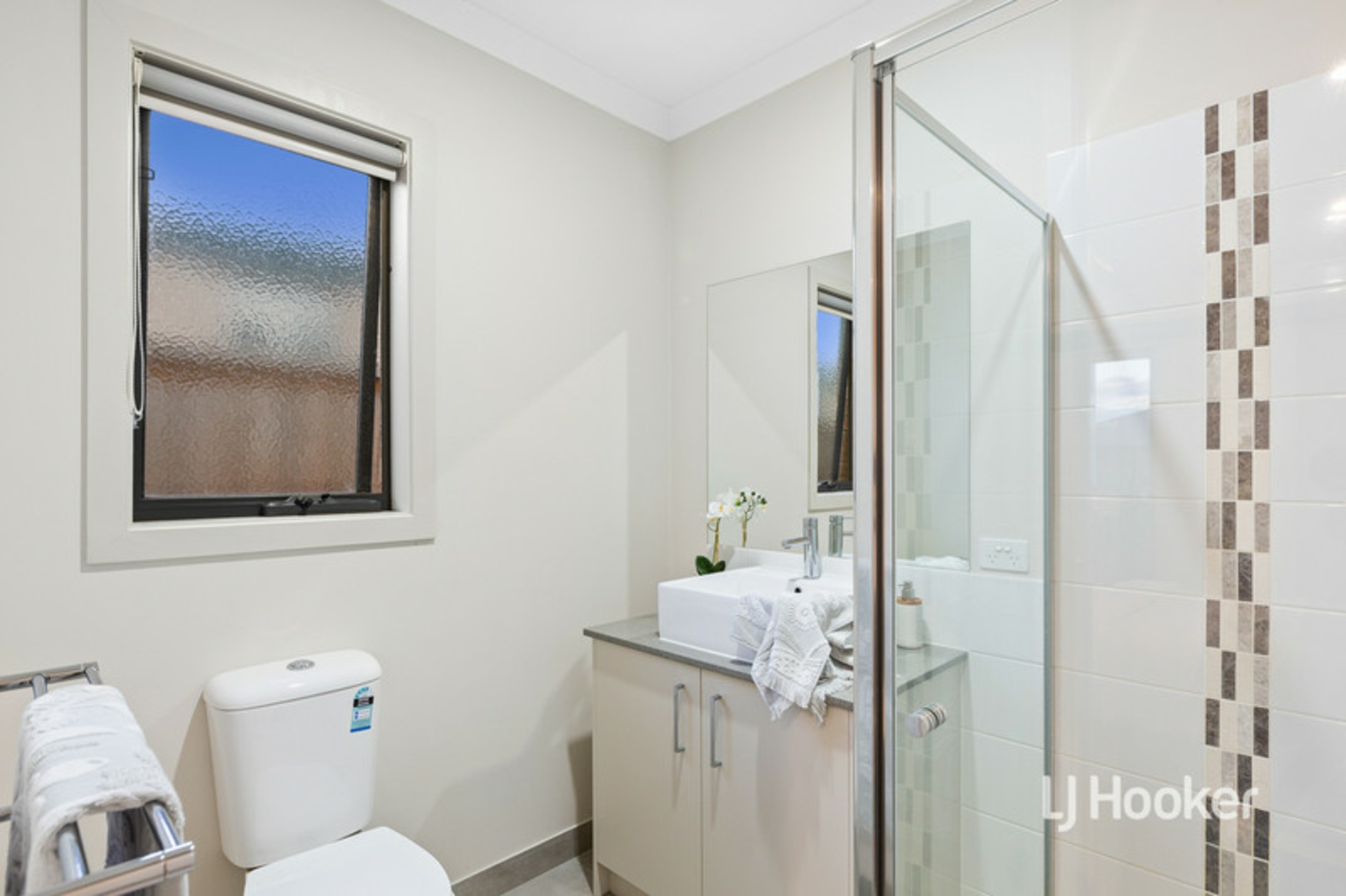 104 Grassbird Drive, POINT COOK
