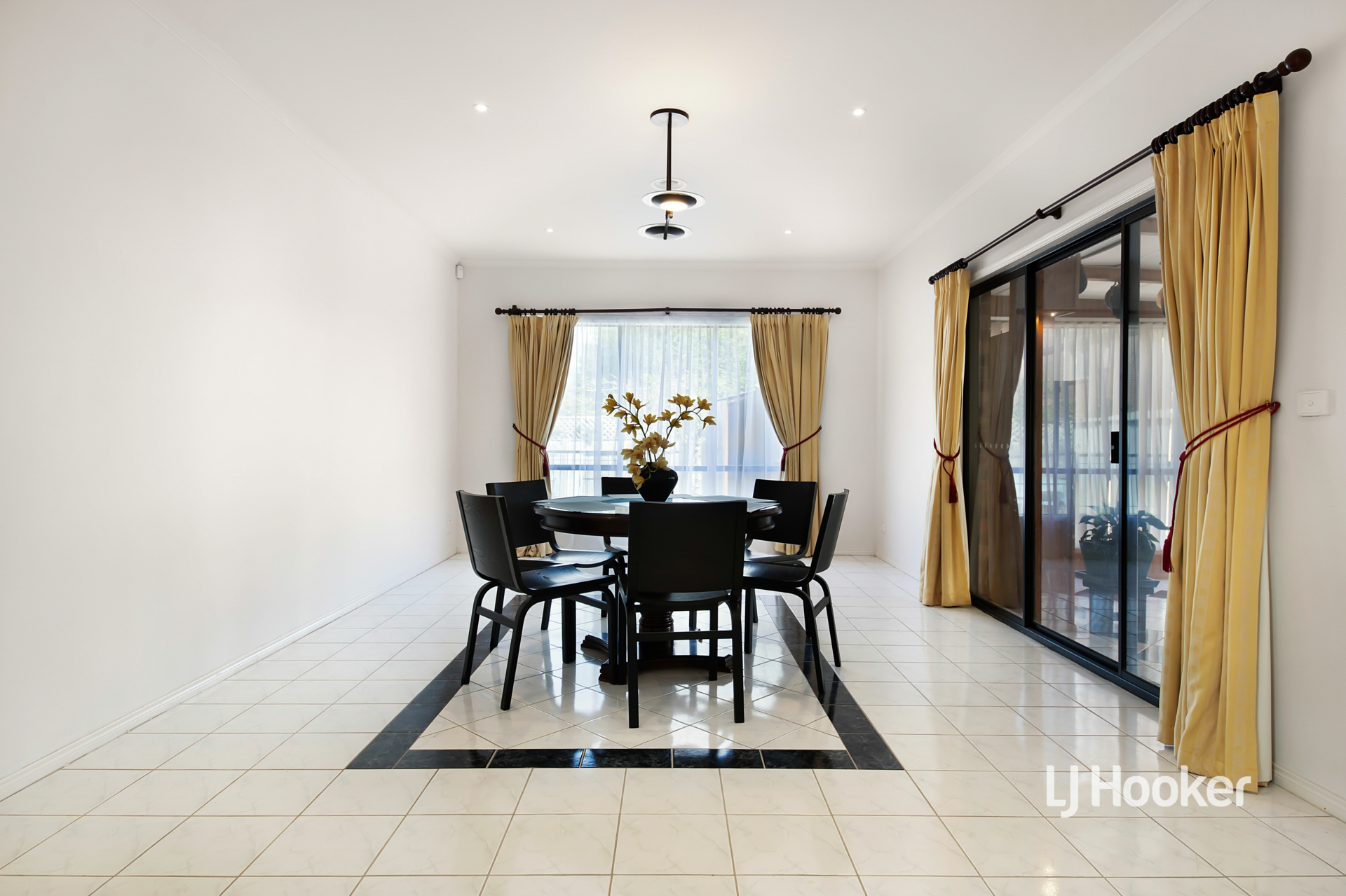 249 Hogans Road, HOPPERS CROSSING