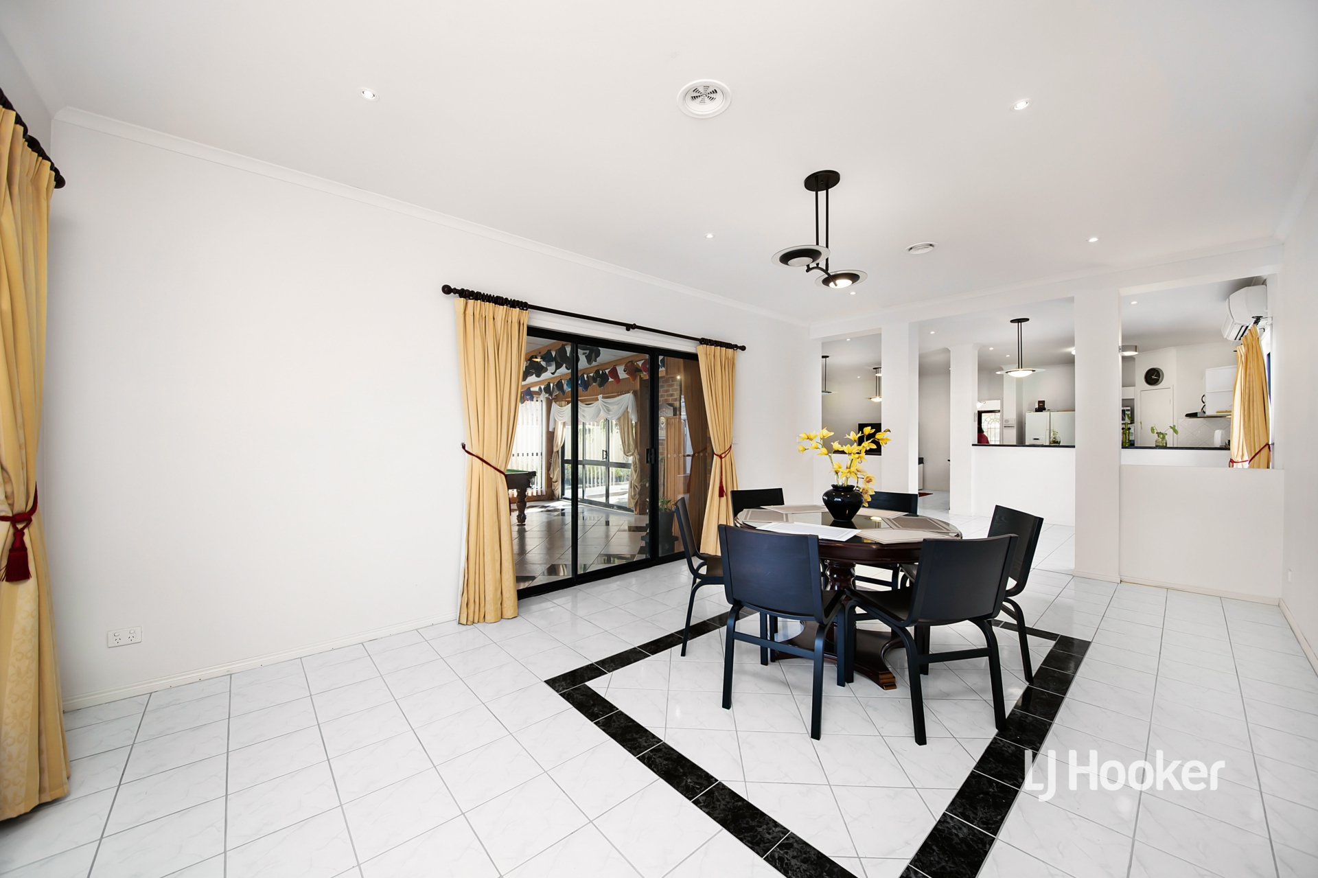 249 Hogans Road, HOPPERS CROSSING
