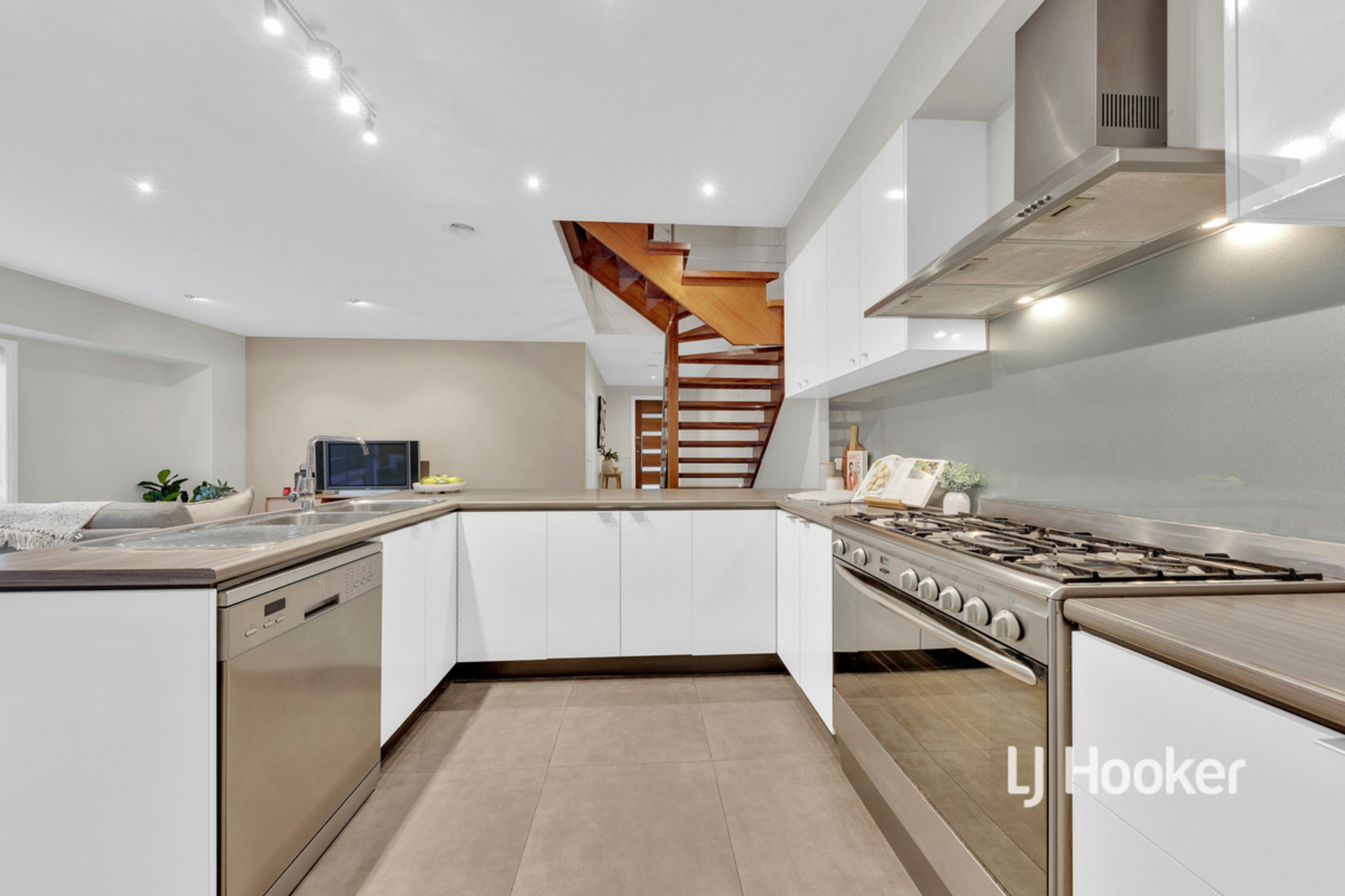 2/21 Lennon Boulevard, POINT COOK