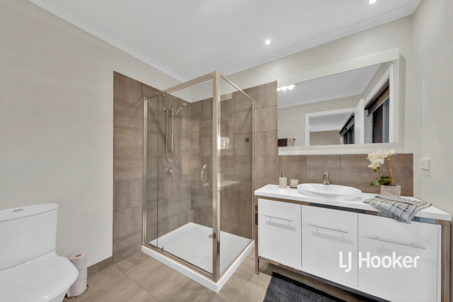 2/21 Lennon Boulevard, POINT COOK