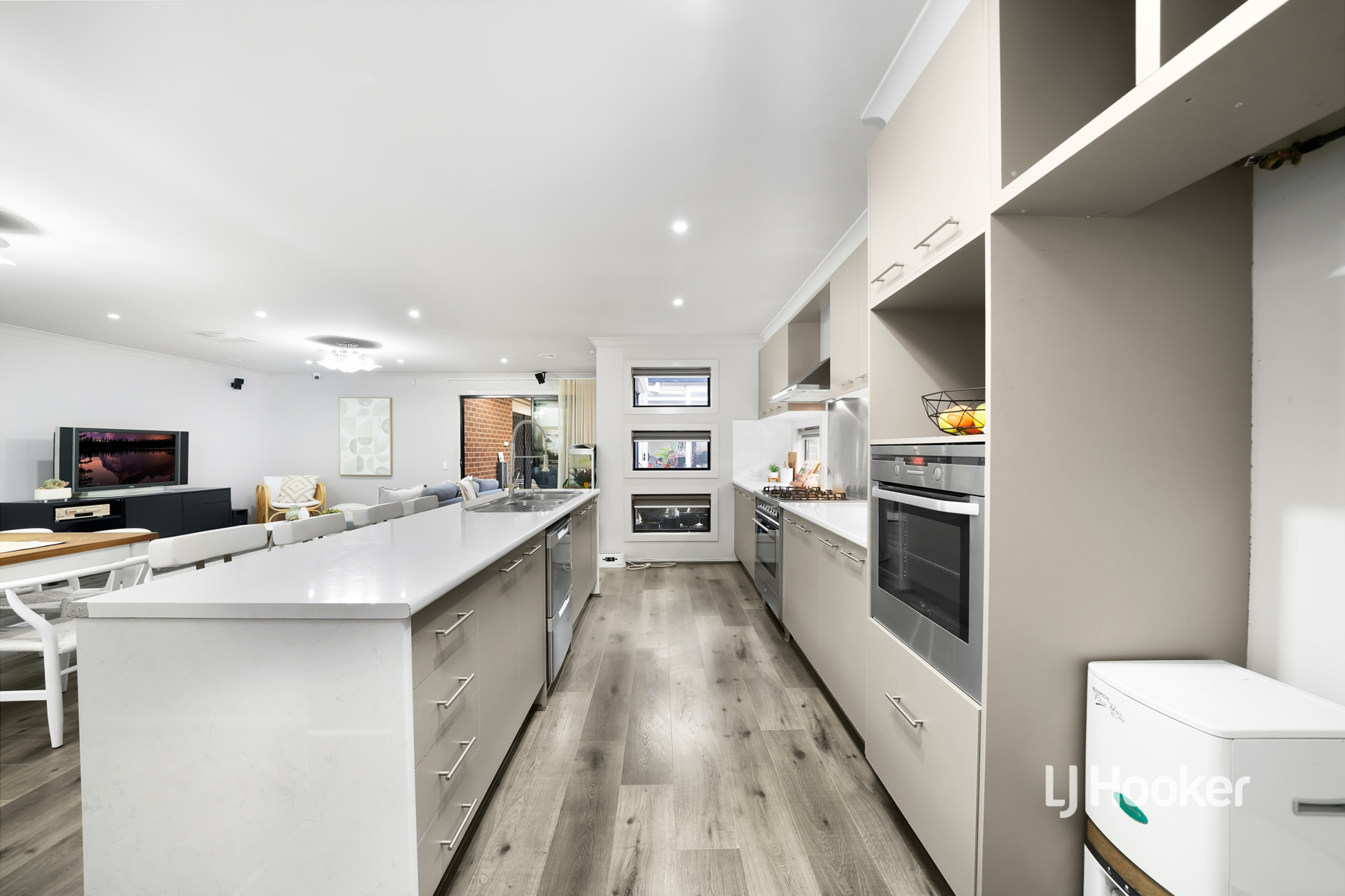 12 Urban Drive, WILLIAMS LANDING