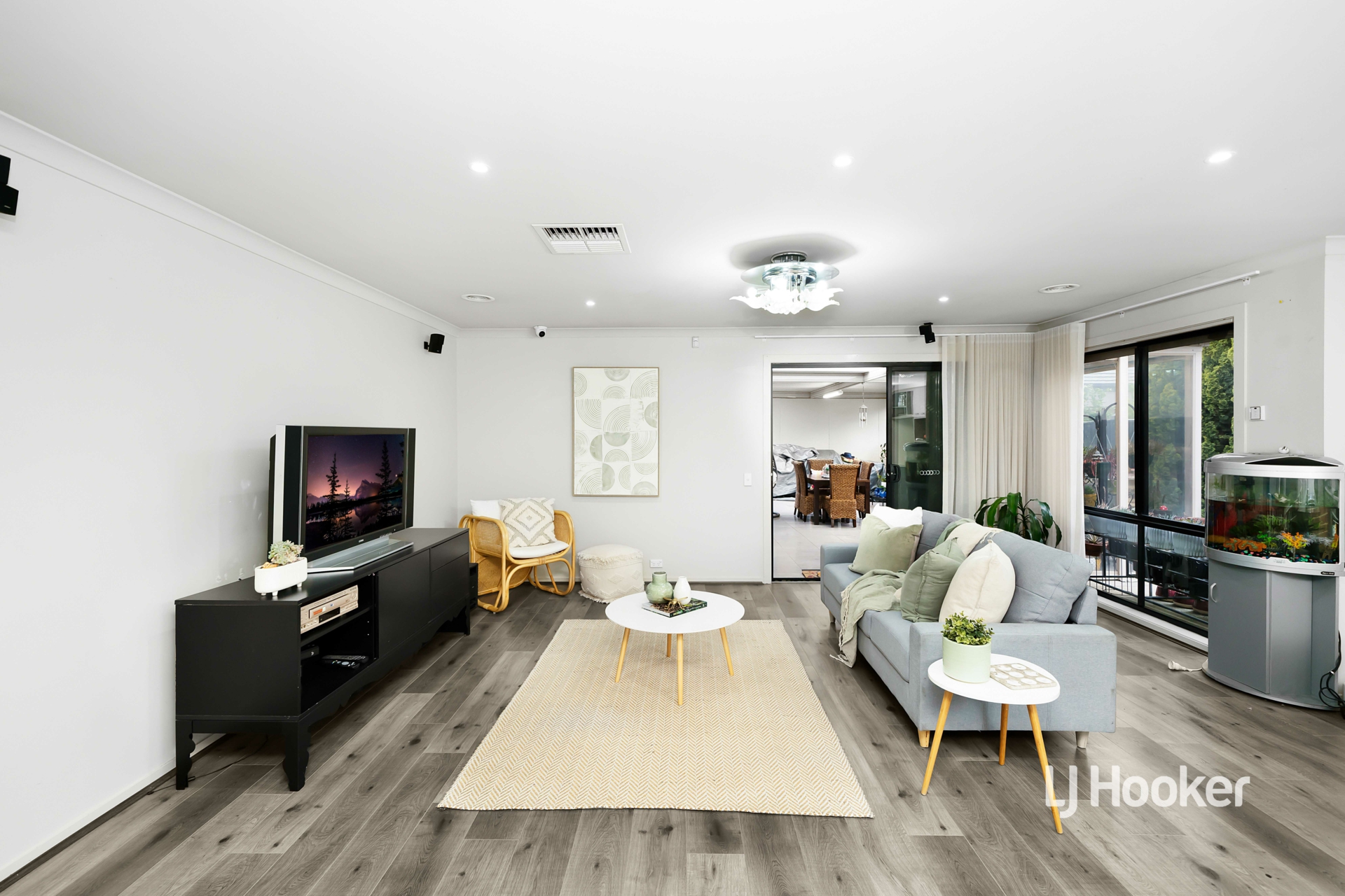 12 Urban Drive, WILLIAMS LANDING