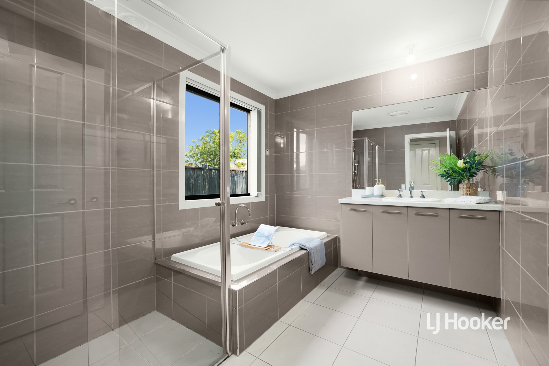 12 Urban Drive, WILLIAMS LANDING