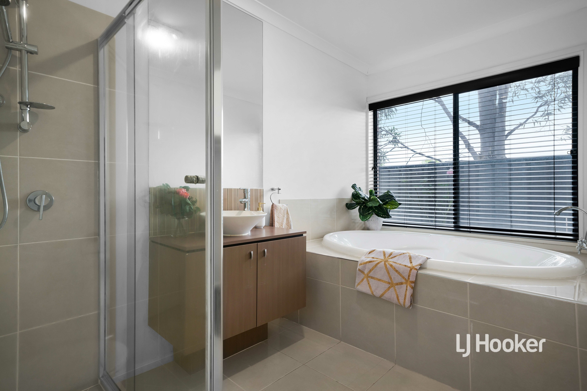 61 Florey Avenue, POINT COOK