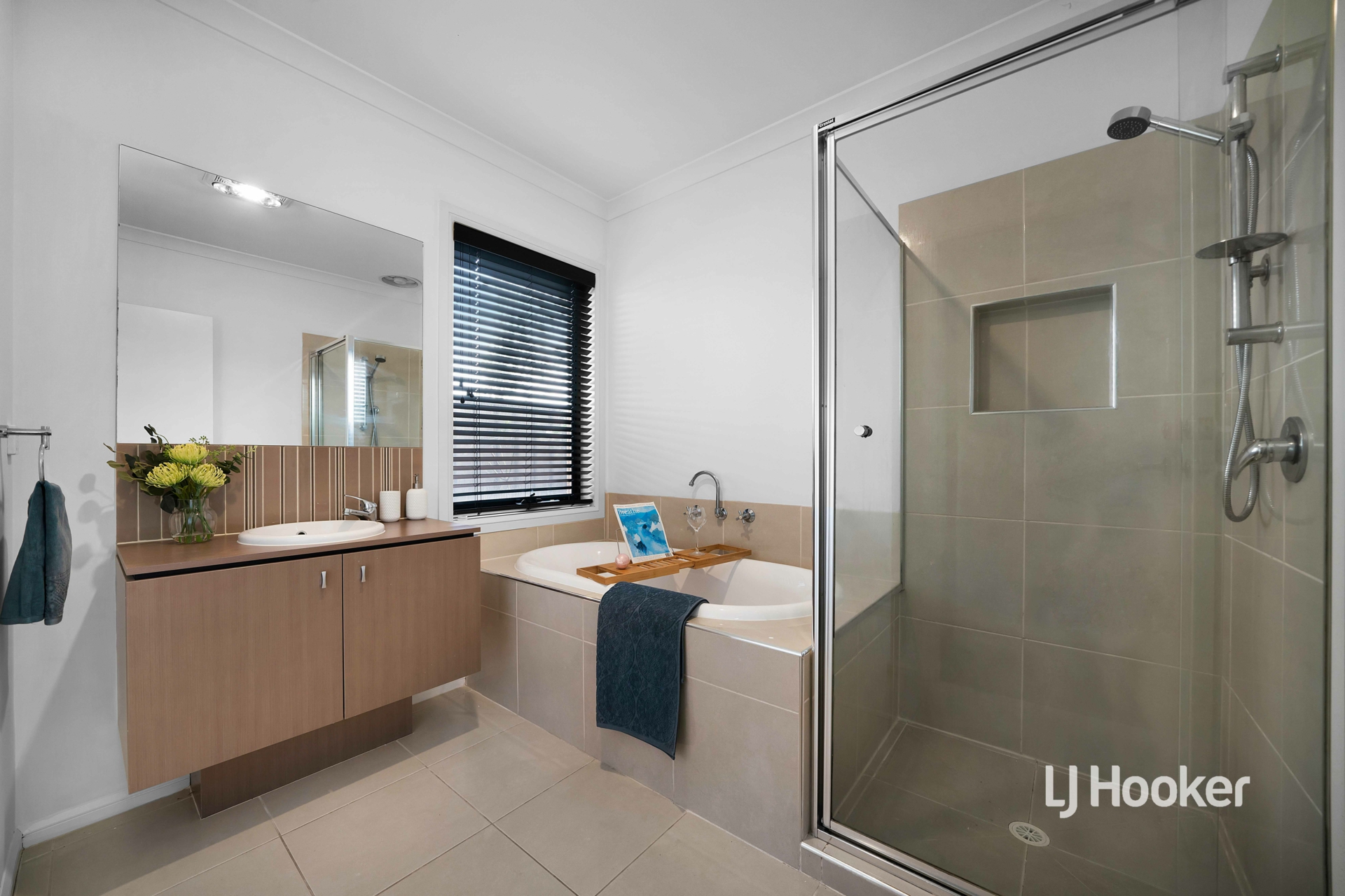 61 Florey Avenue, POINT COOK