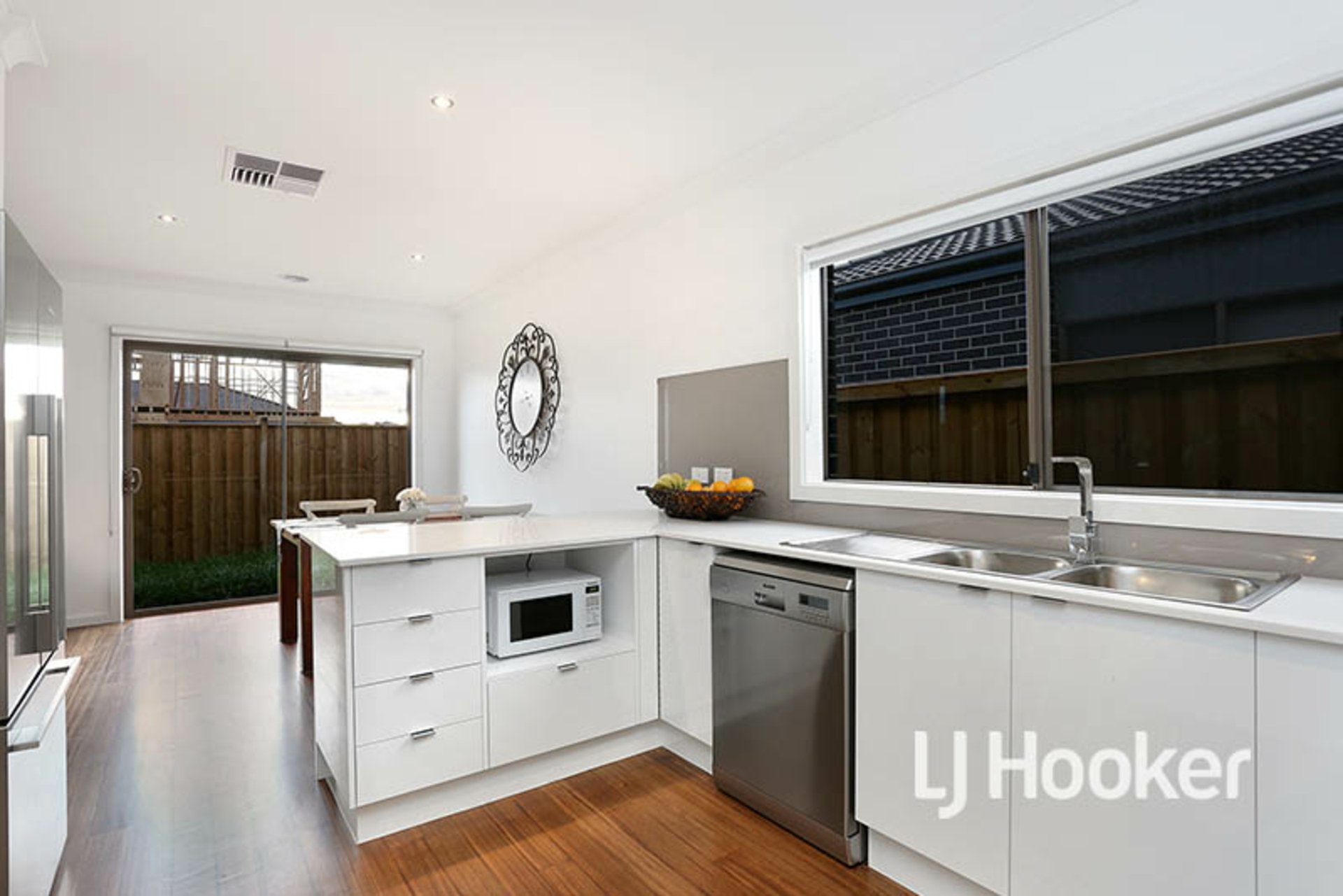 15 Sissinghurst Street, TRUGANINA