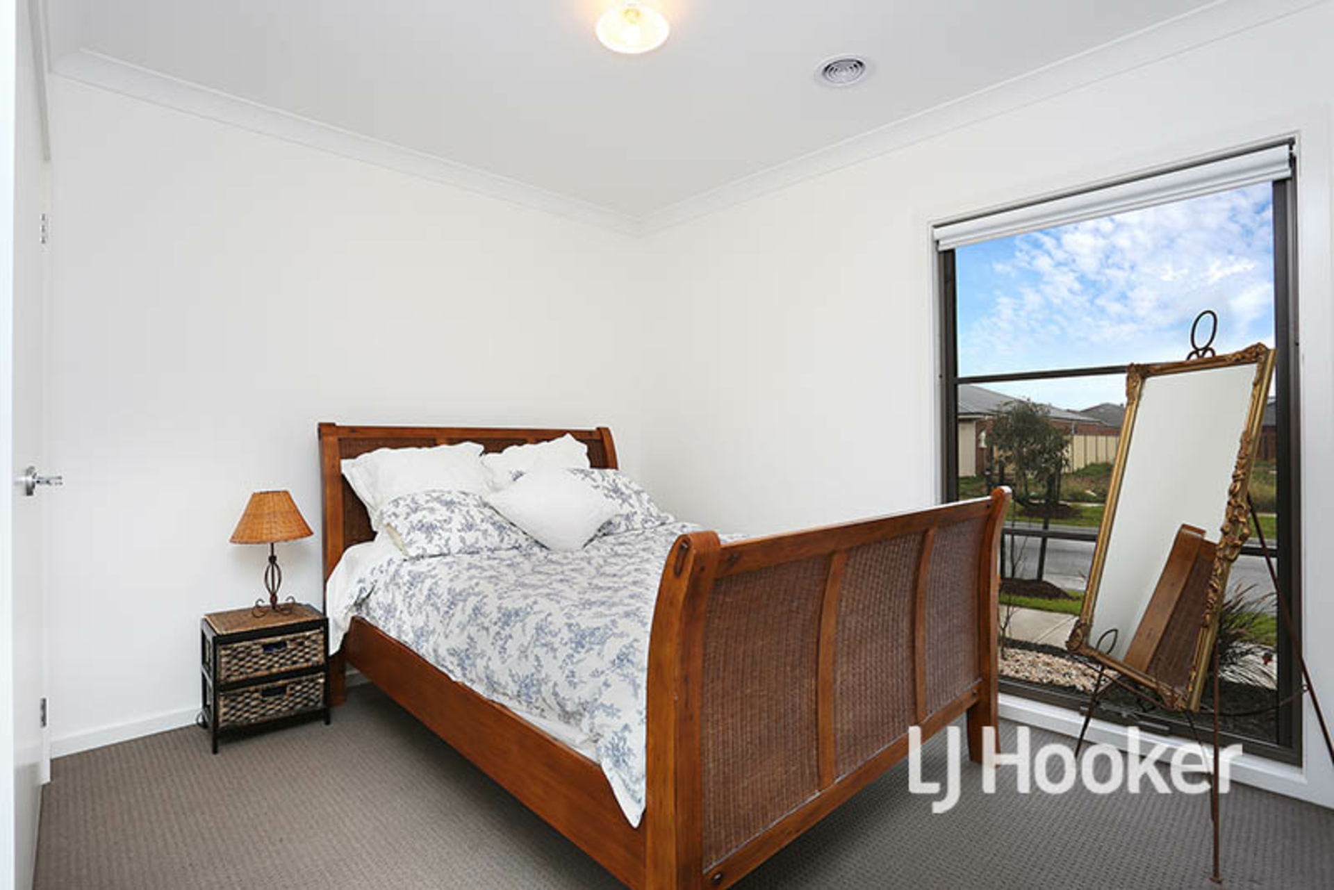 15 Sissinghurst Street, TRUGANINA