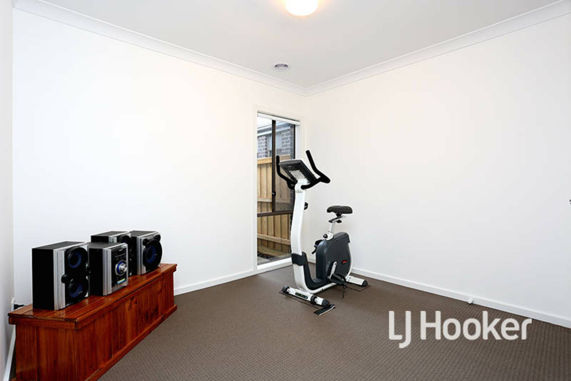 15 Sissinghurst Street, TRUGANINA