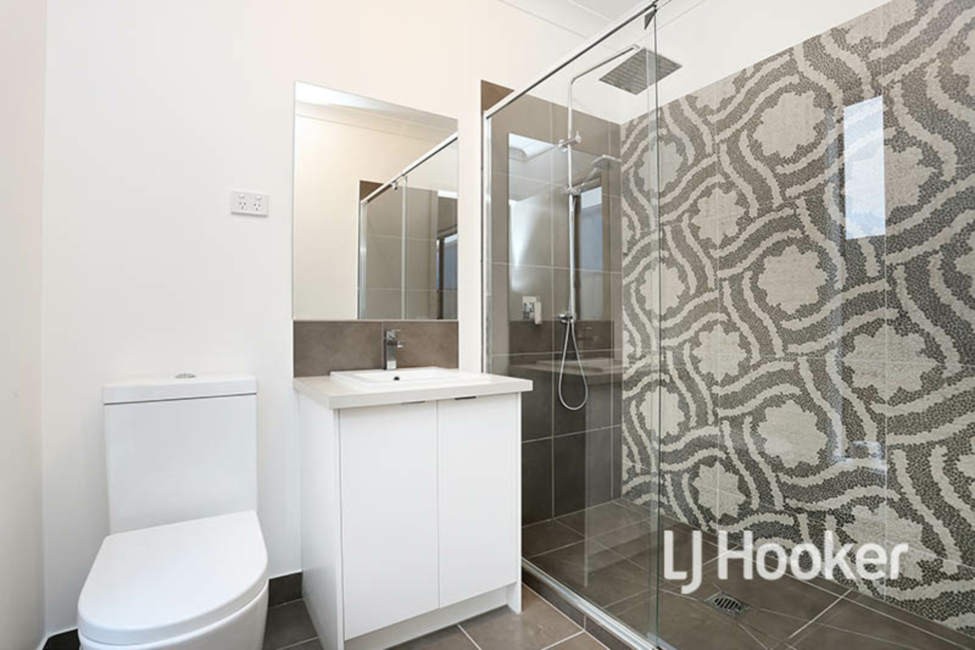 15 Sissinghurst Street, TRUGANINA