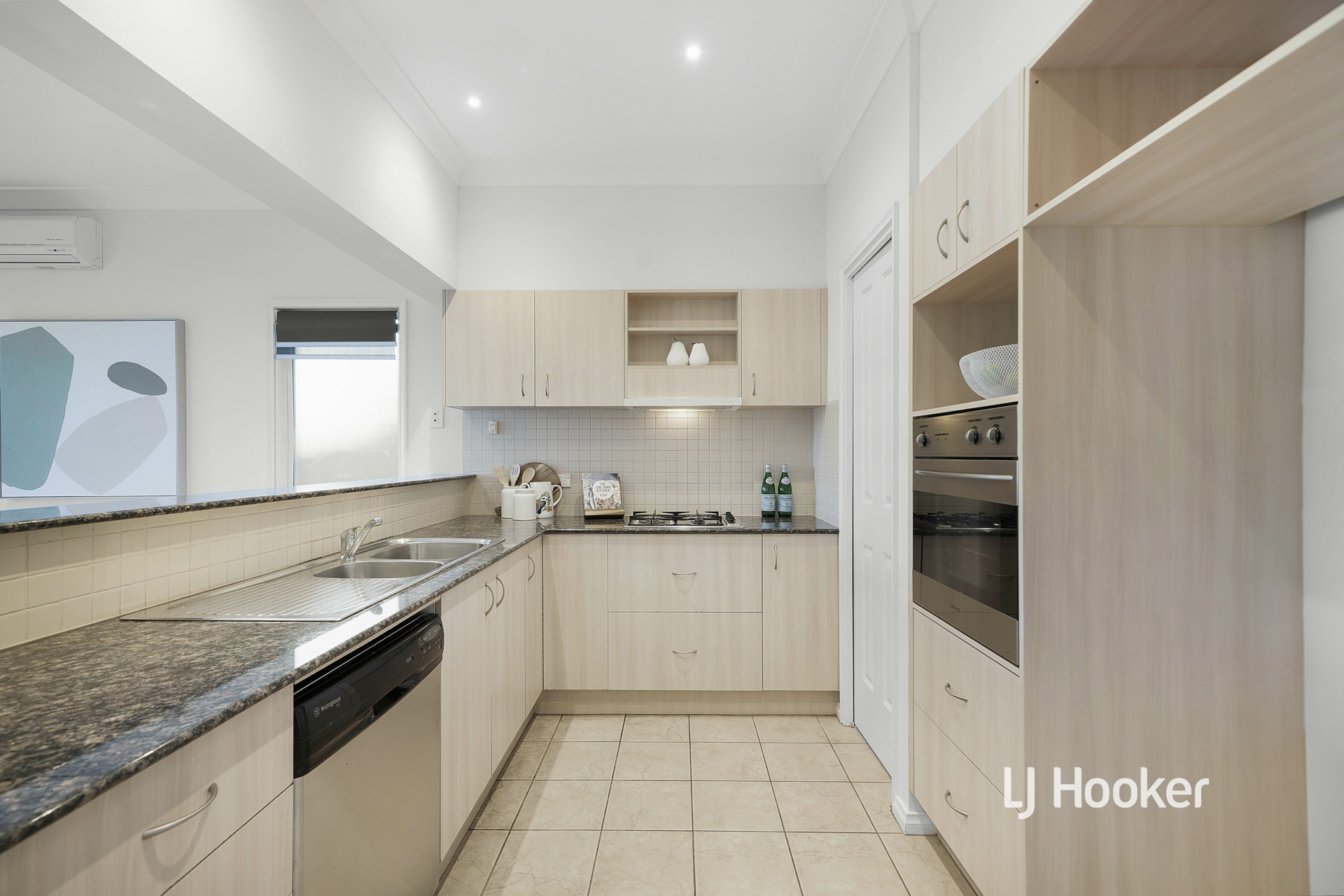 39/1 Greg Norman Drive, SANCTUARY LAKES
