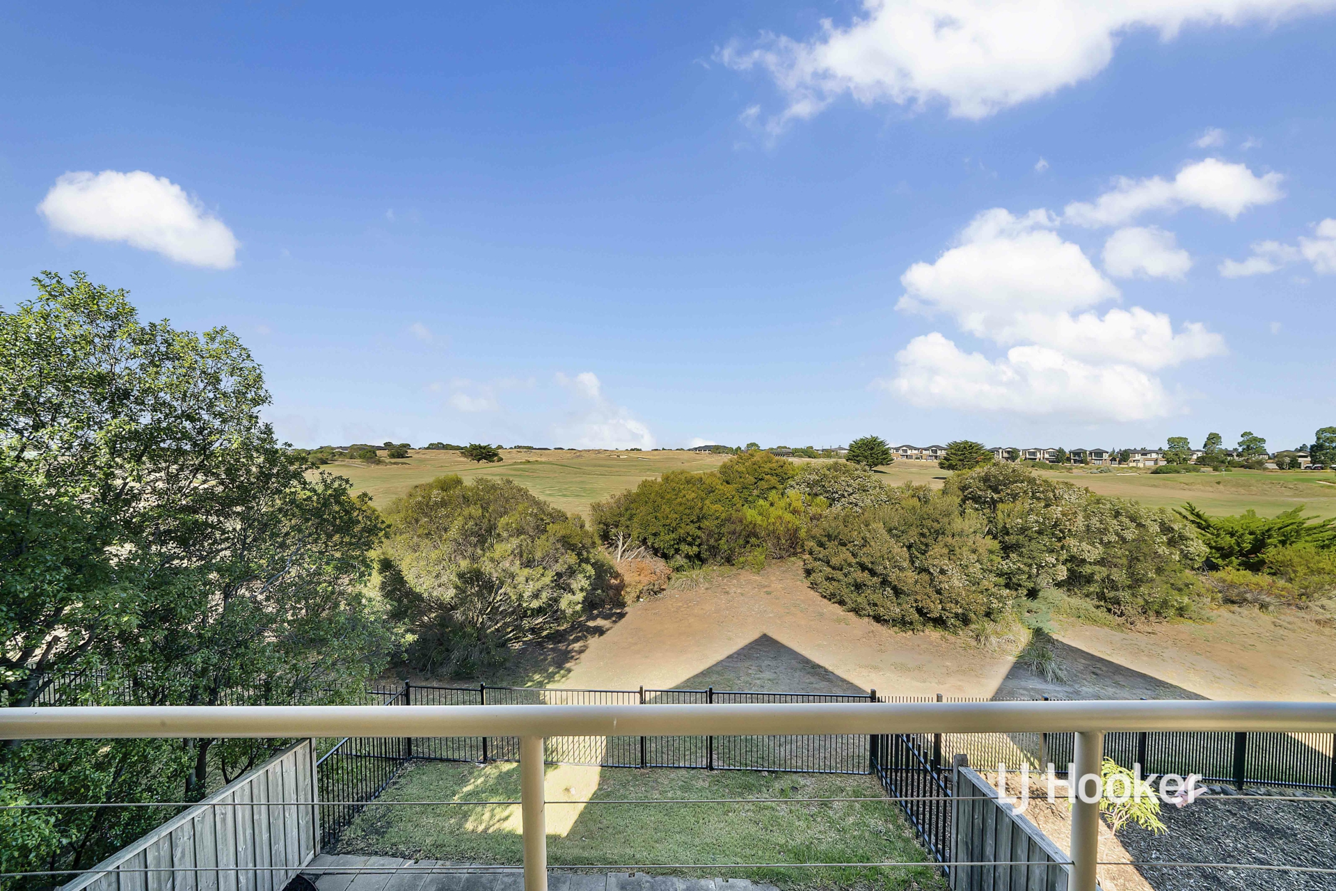 39/1 Greg Norman Drive, SANCTUARY LAKES