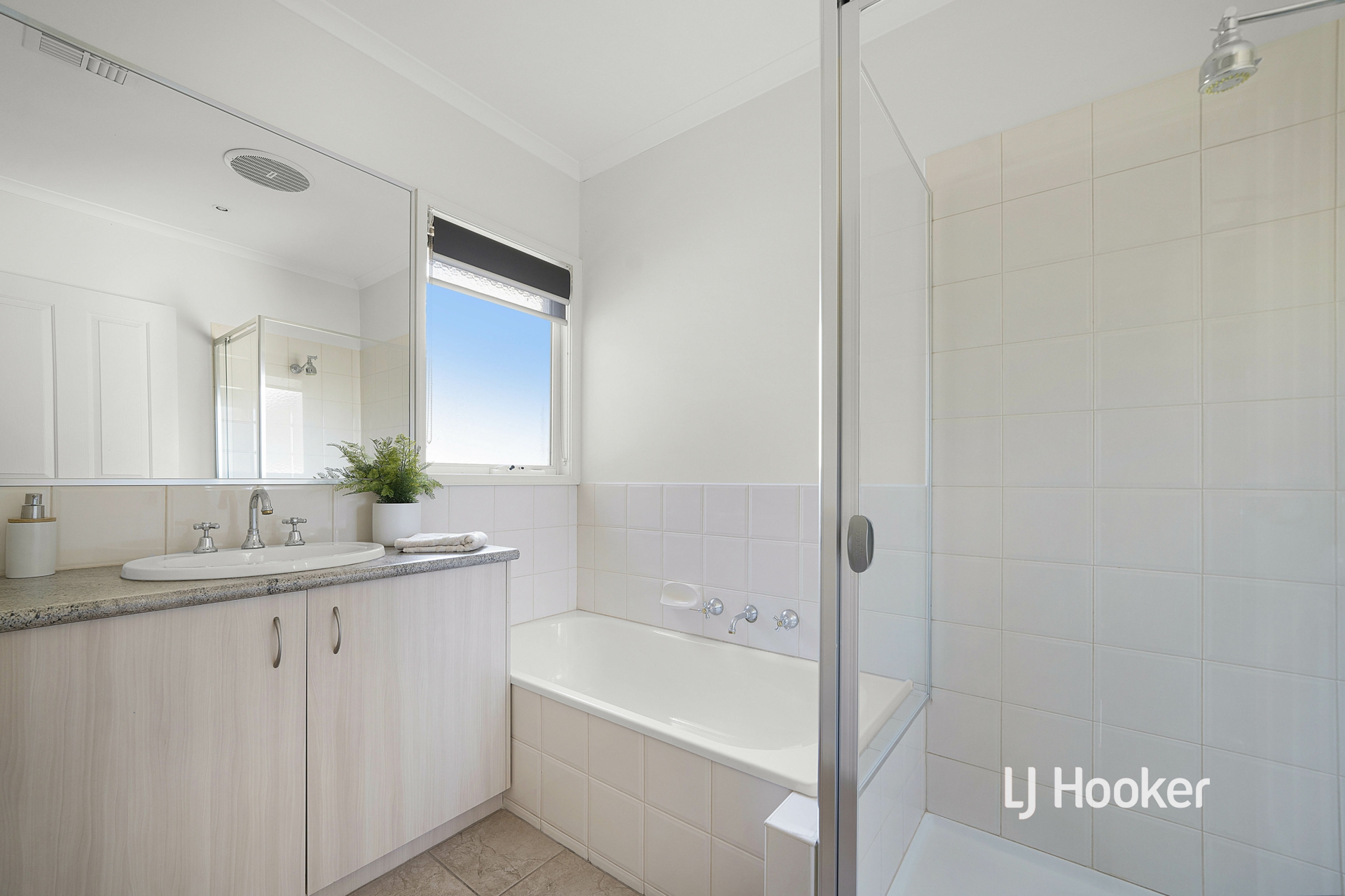 39/1 Greg Norman Drive, SANCTUARY LAKES
