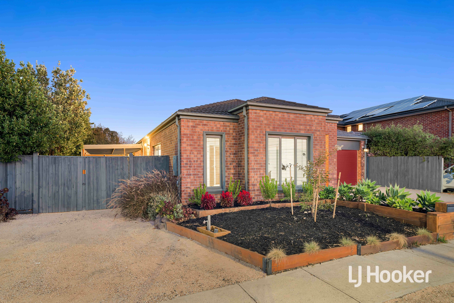 1 Home Road, POINT COOK