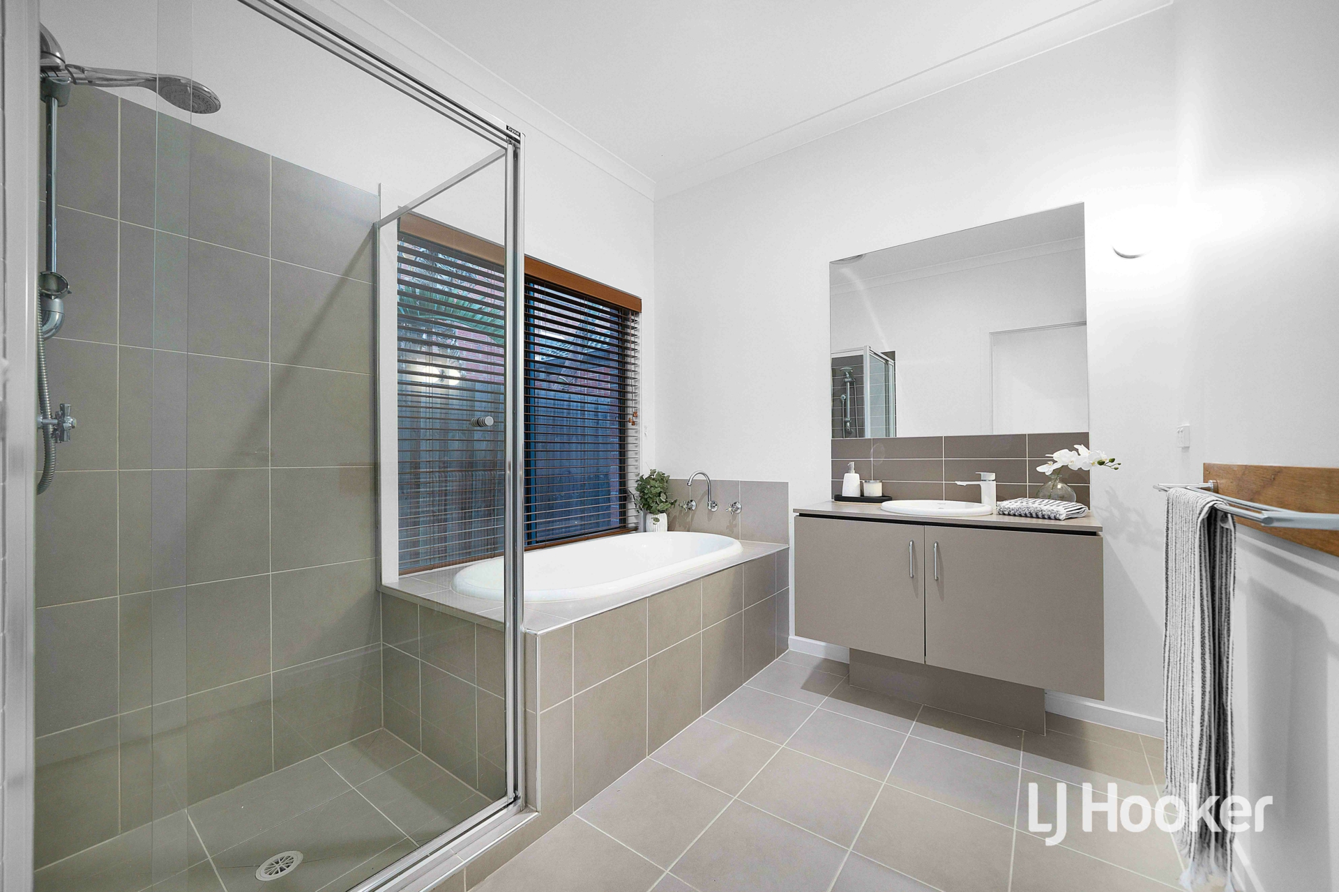 1 Home Road, POINT COOK