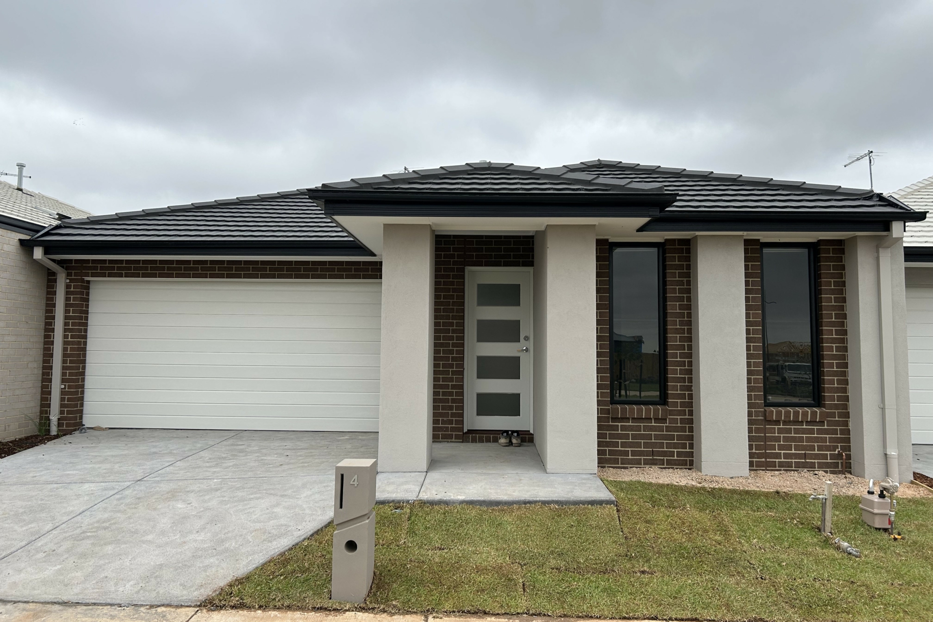4 Cavesson Road, FRASER RISE