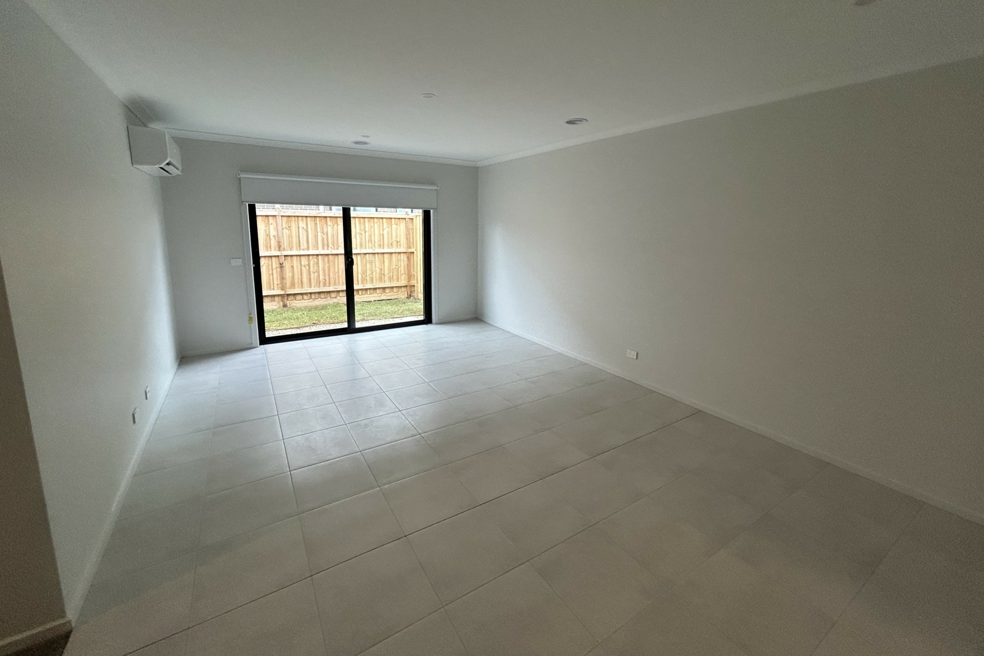 4 Cavesson Road, FRASER RISE