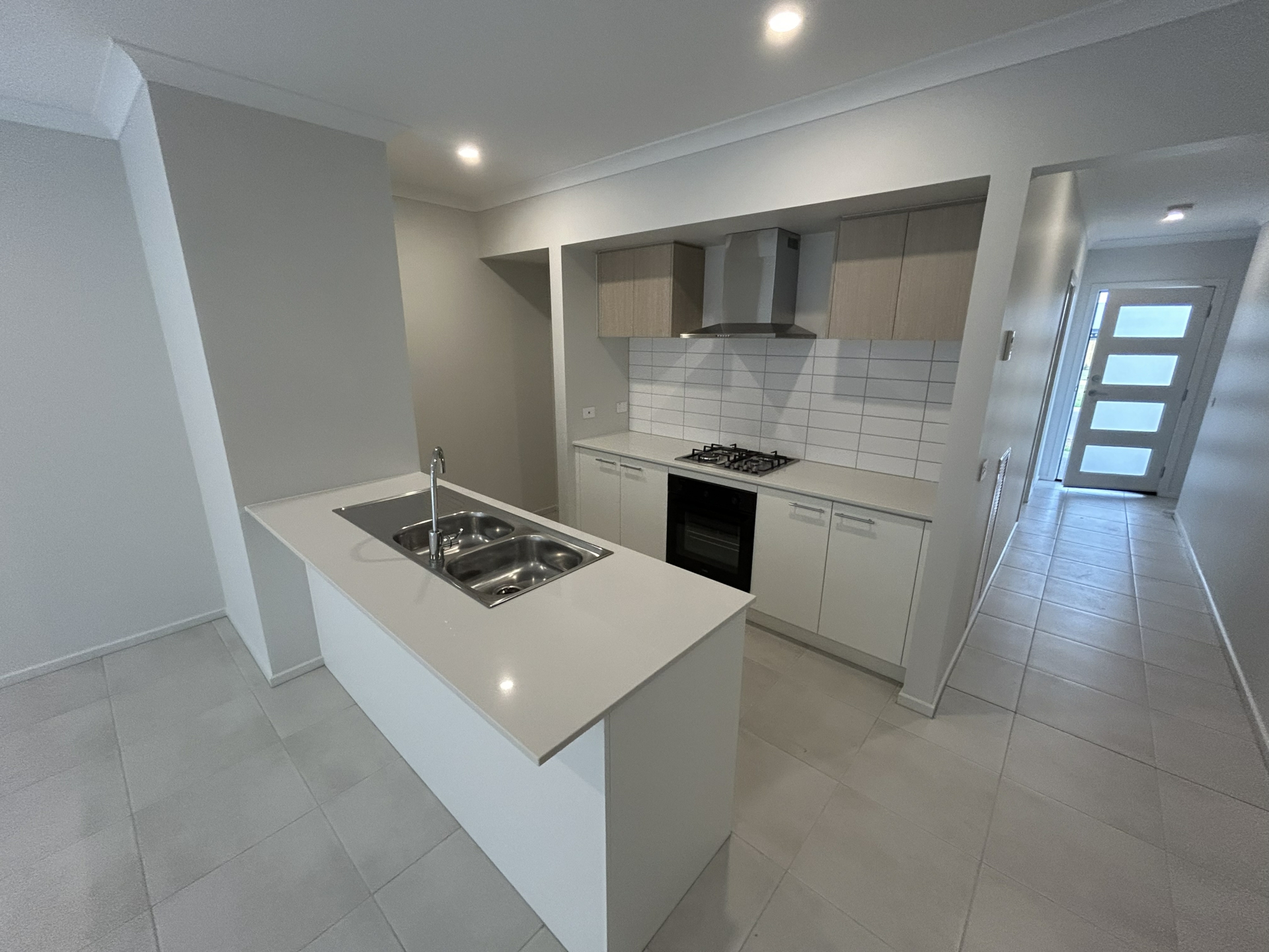 4 Cavesson Road, FRASER RISE