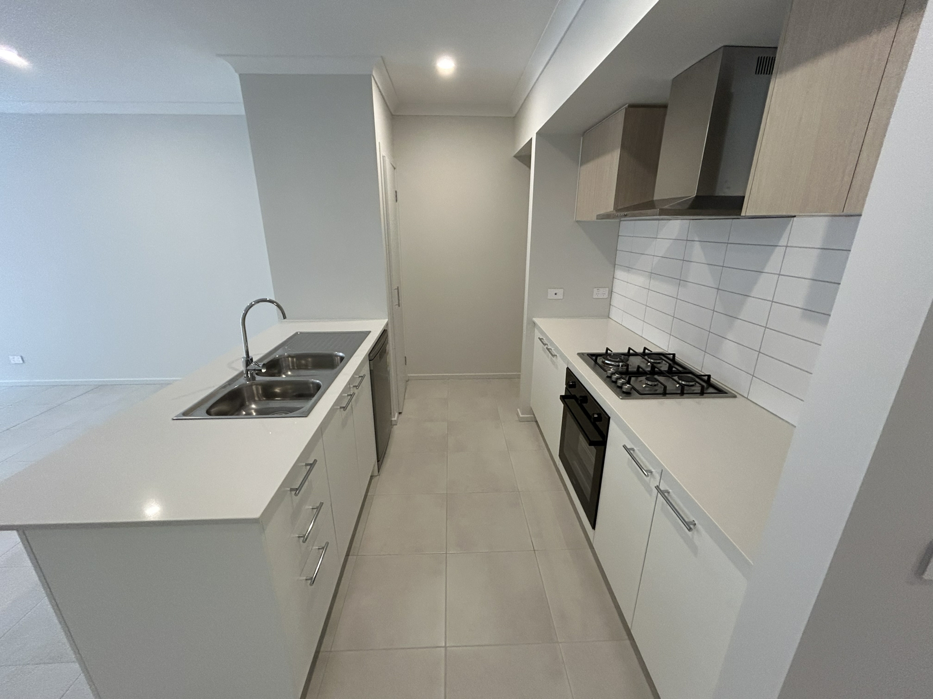 4 Cavesson Road, FRASER RISE