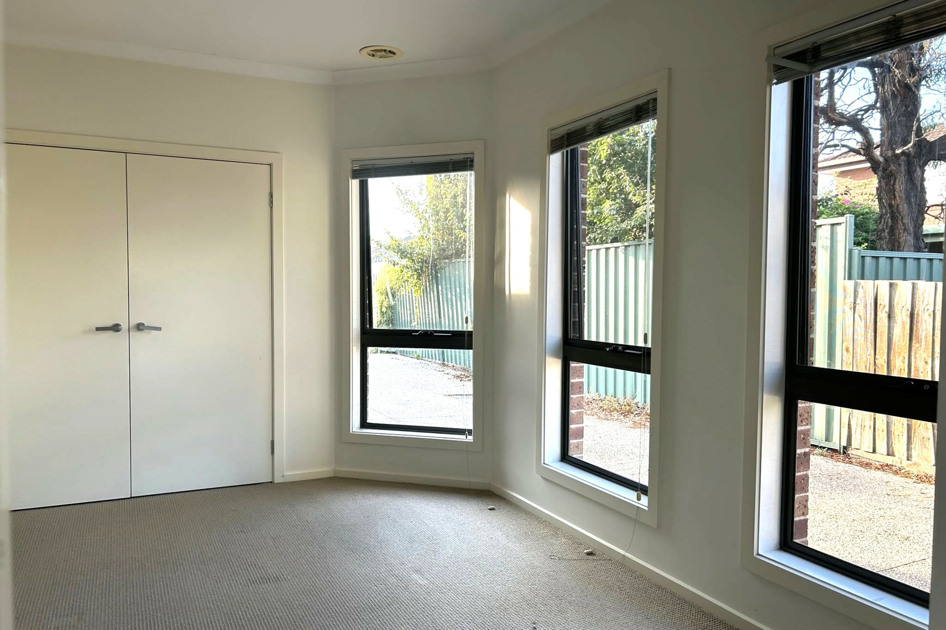 2/1 Lynch Court, ALTONA MEADOWS