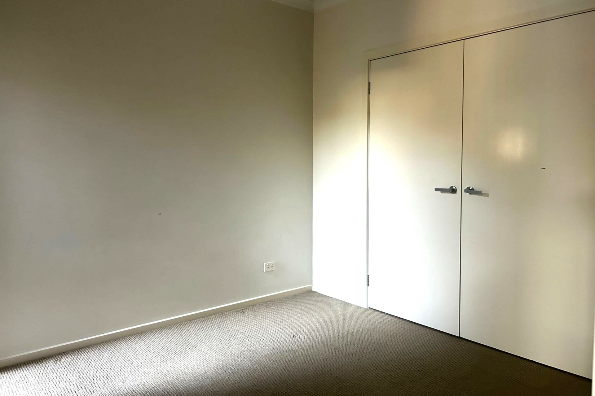 2/1 Lynch Court, ALTONA MEADOWS