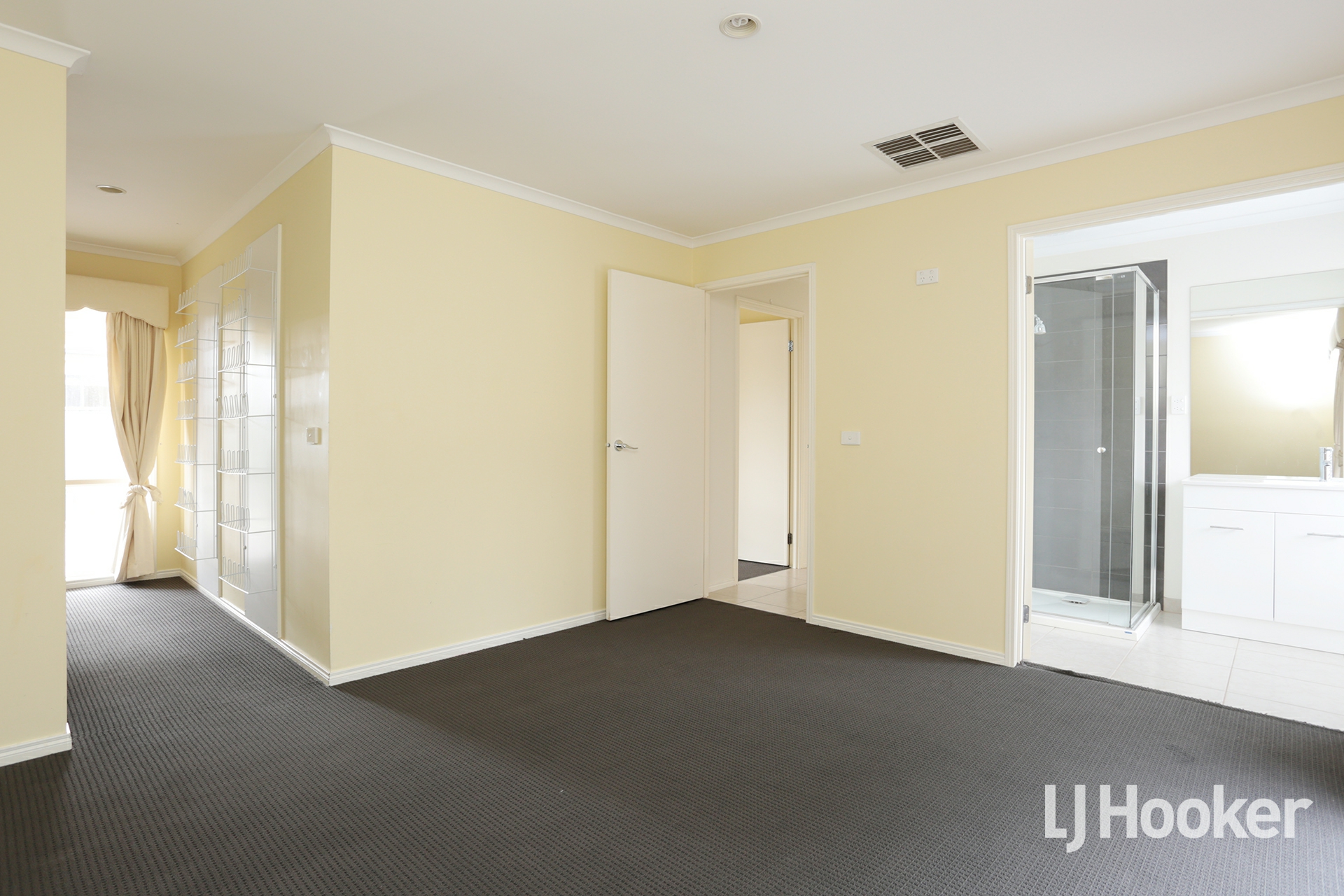 9 Beaumont Drive, POINT COOK