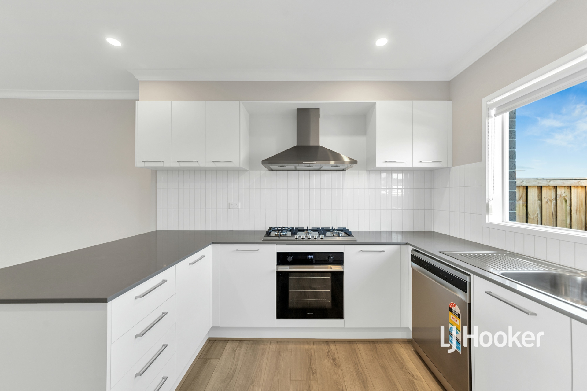 7 Arkport Way, MANOR LAKES