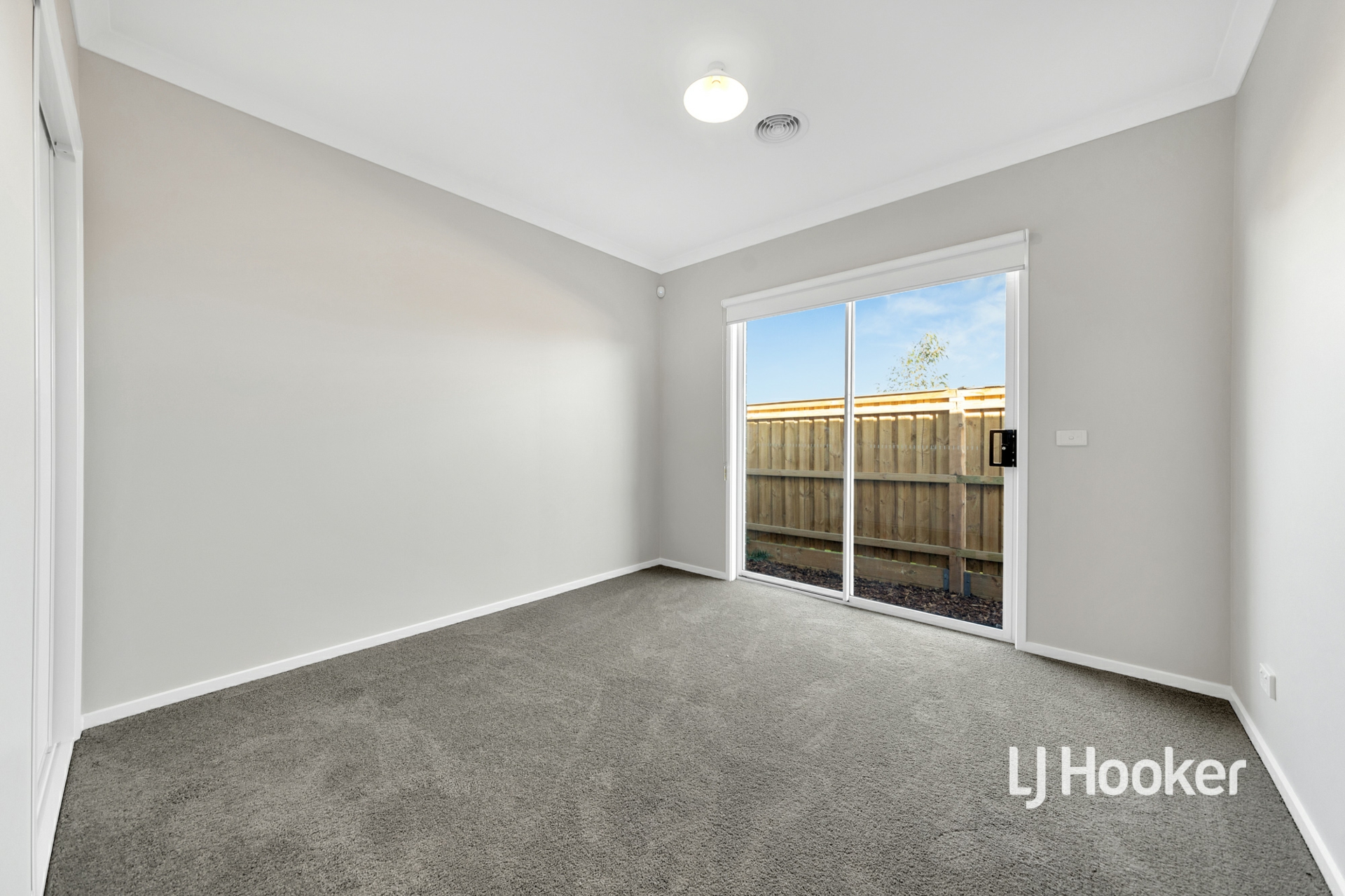 7 Arkport Way, MANOR LAKES