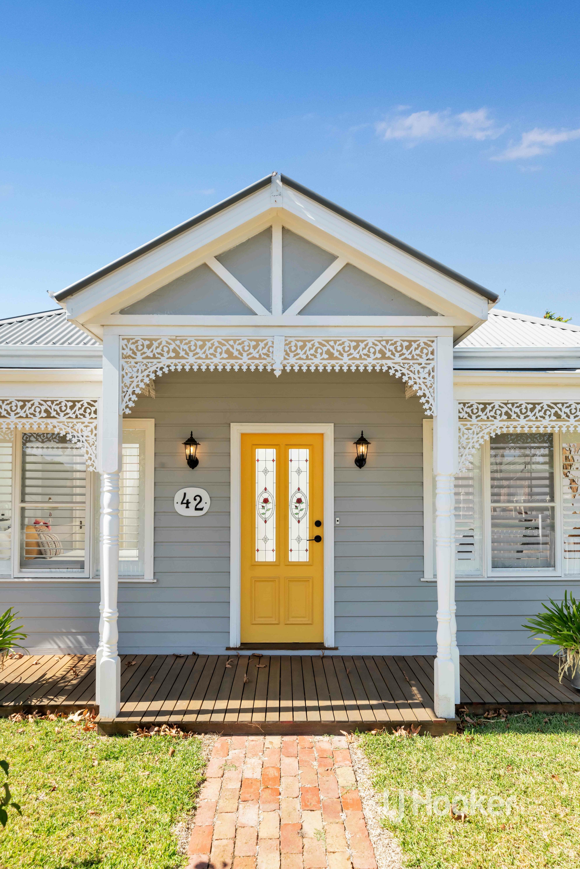 42 Lancaster Drive, POINT COOK