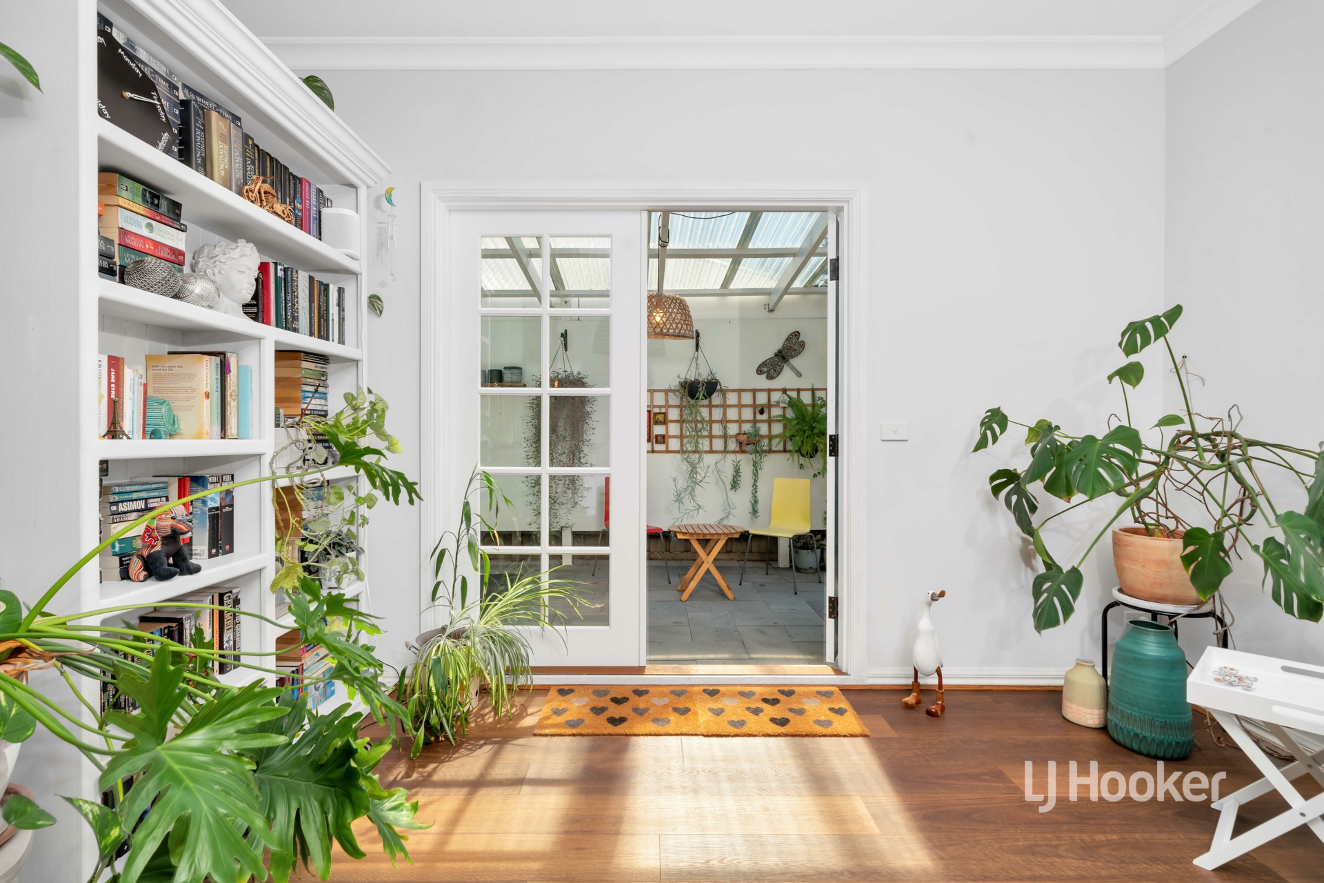 42 Lancaster Drive, POINT COOK