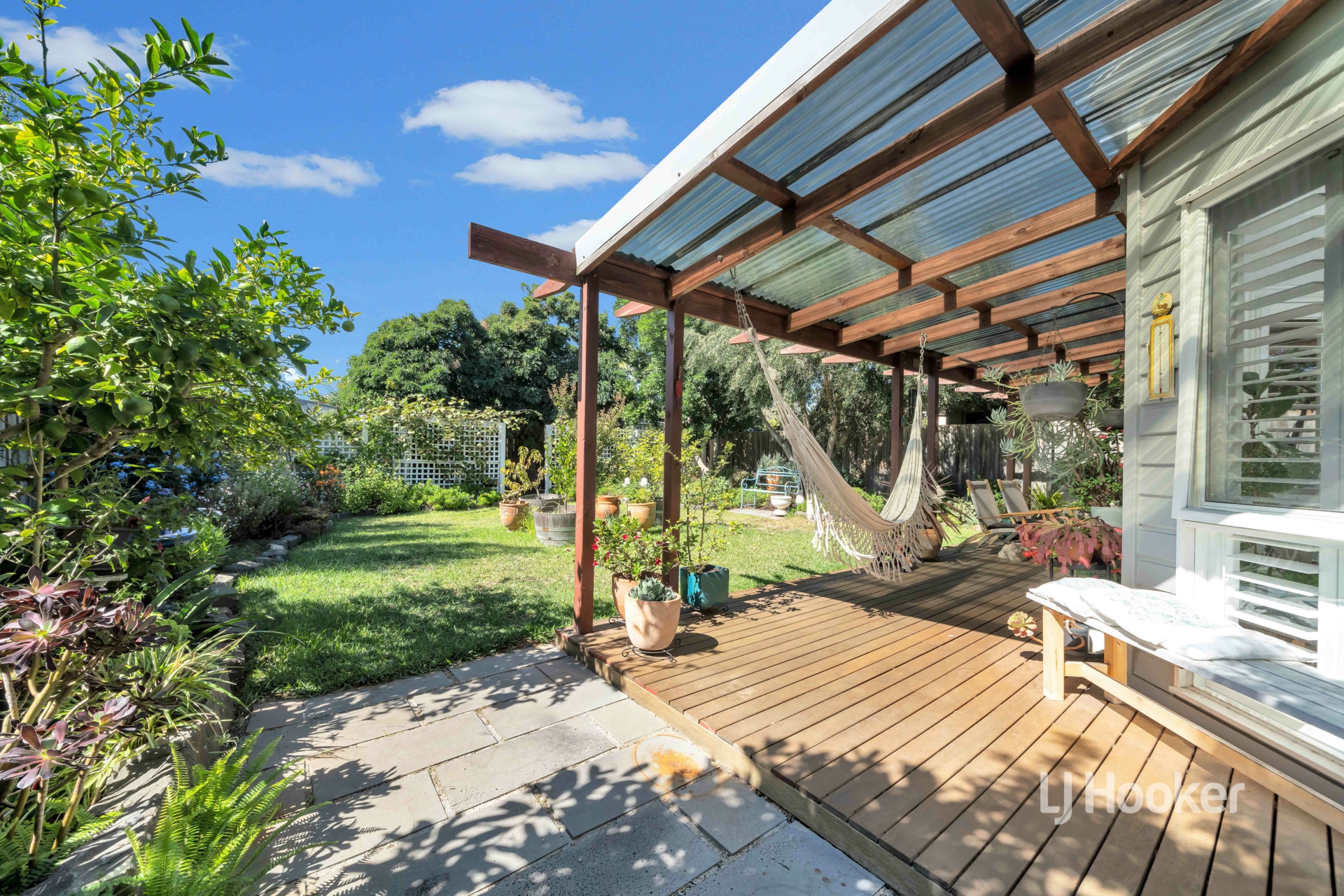 42 Lancaster Drive, POINT COOK