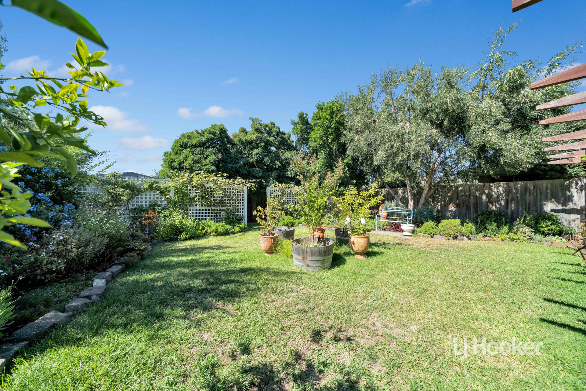 42 Lancaster Drive, POINT COOK