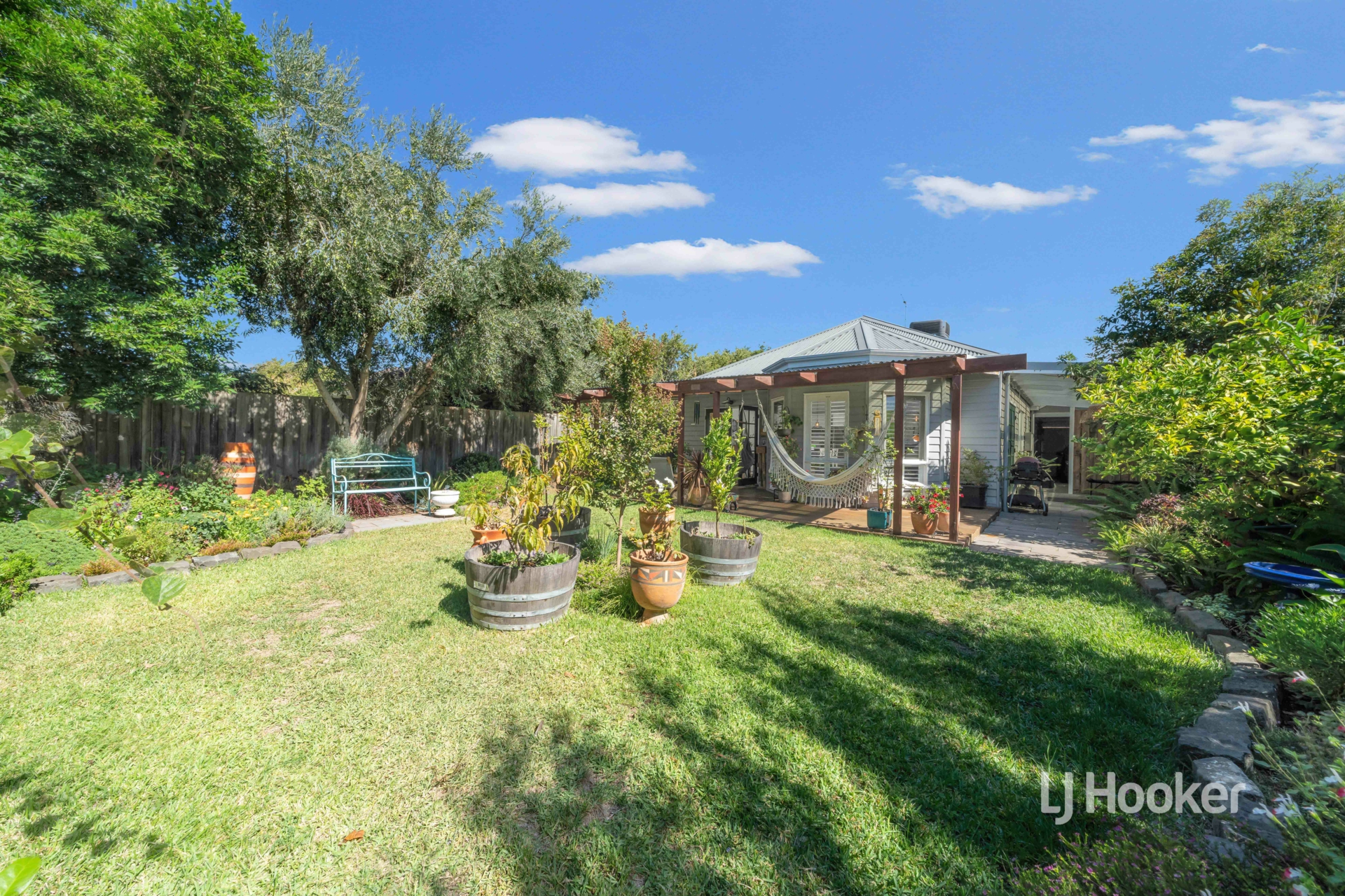 42 Lancaster Drive, POINT COOK