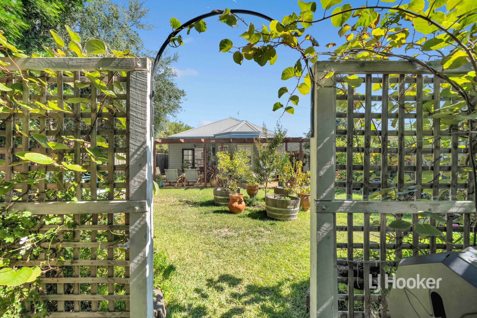 42 Lancaster Drive, POINT COOK