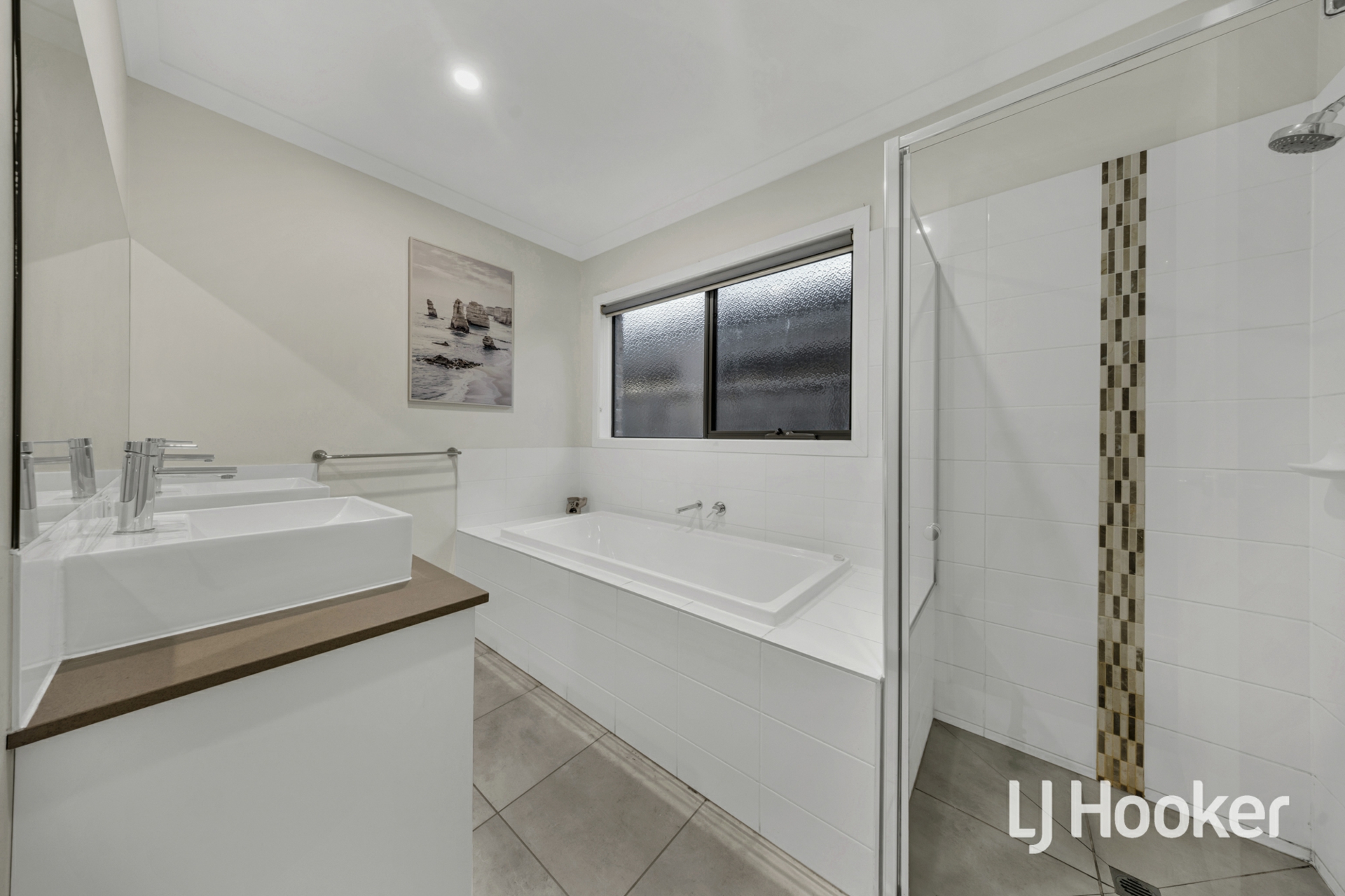 13 Denman Drive, POINT COOK