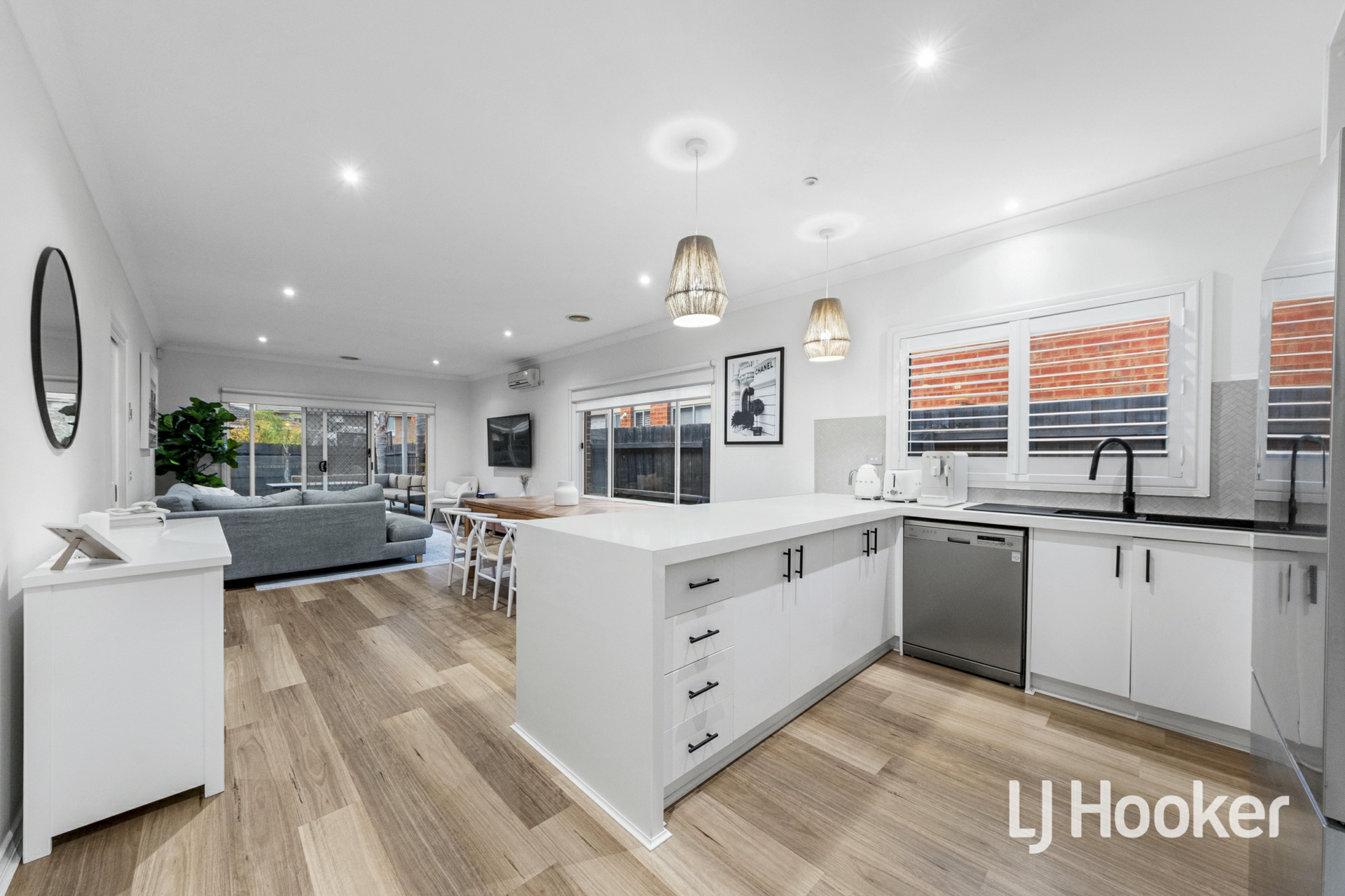 9 Caribou Place, POINT COOK