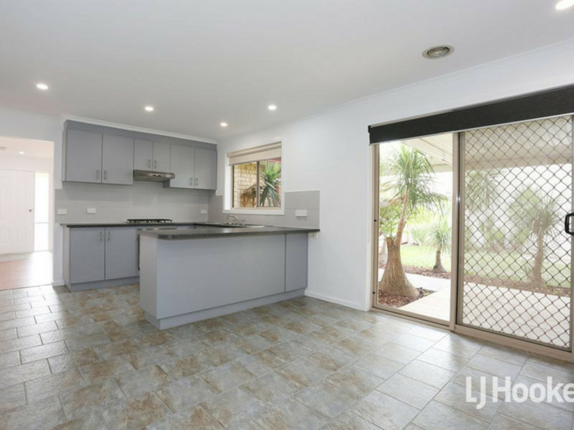 11 Sandstone Avenue, SEABROOK