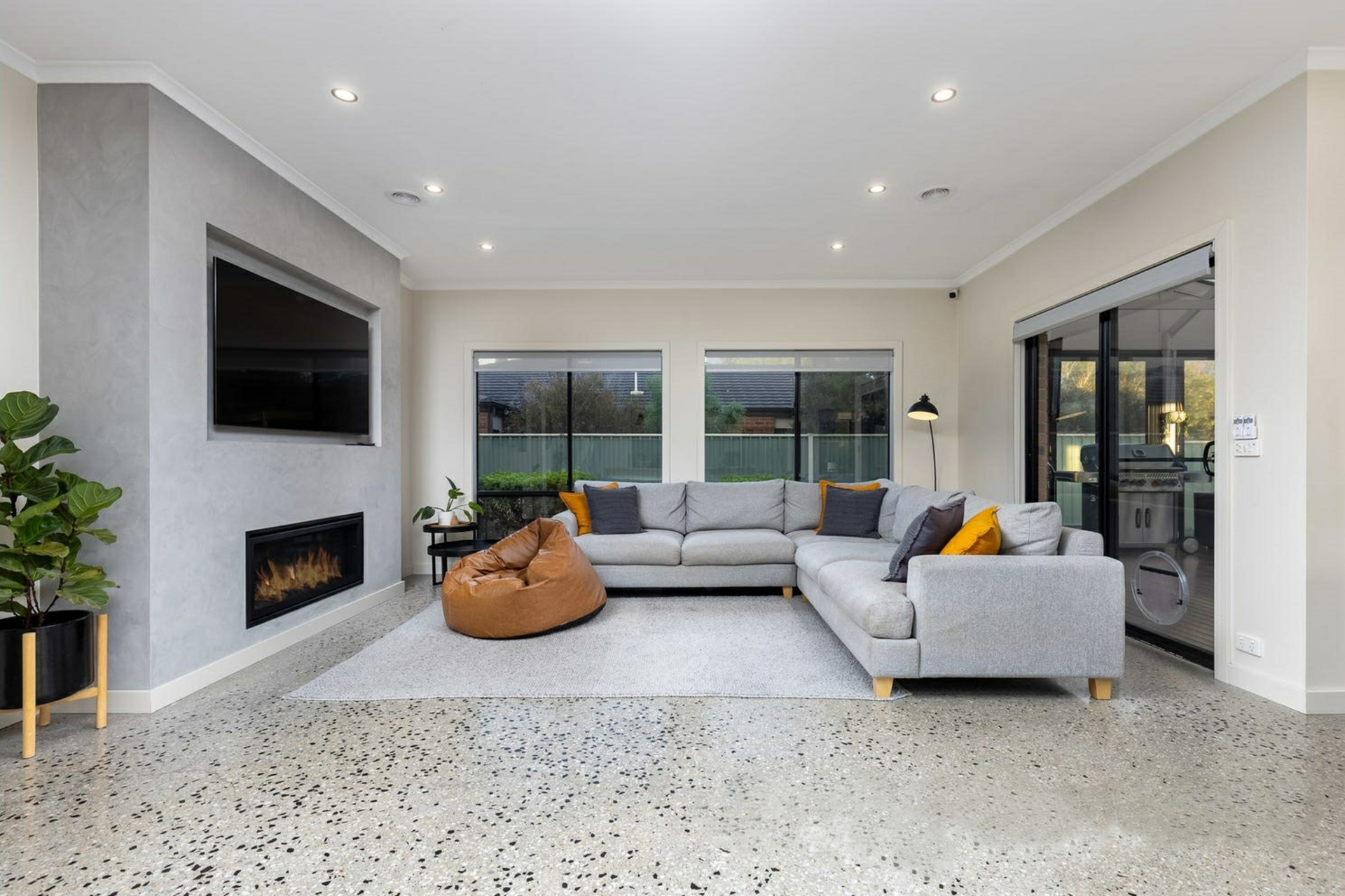 5 Oldfield Place, POINT COOK