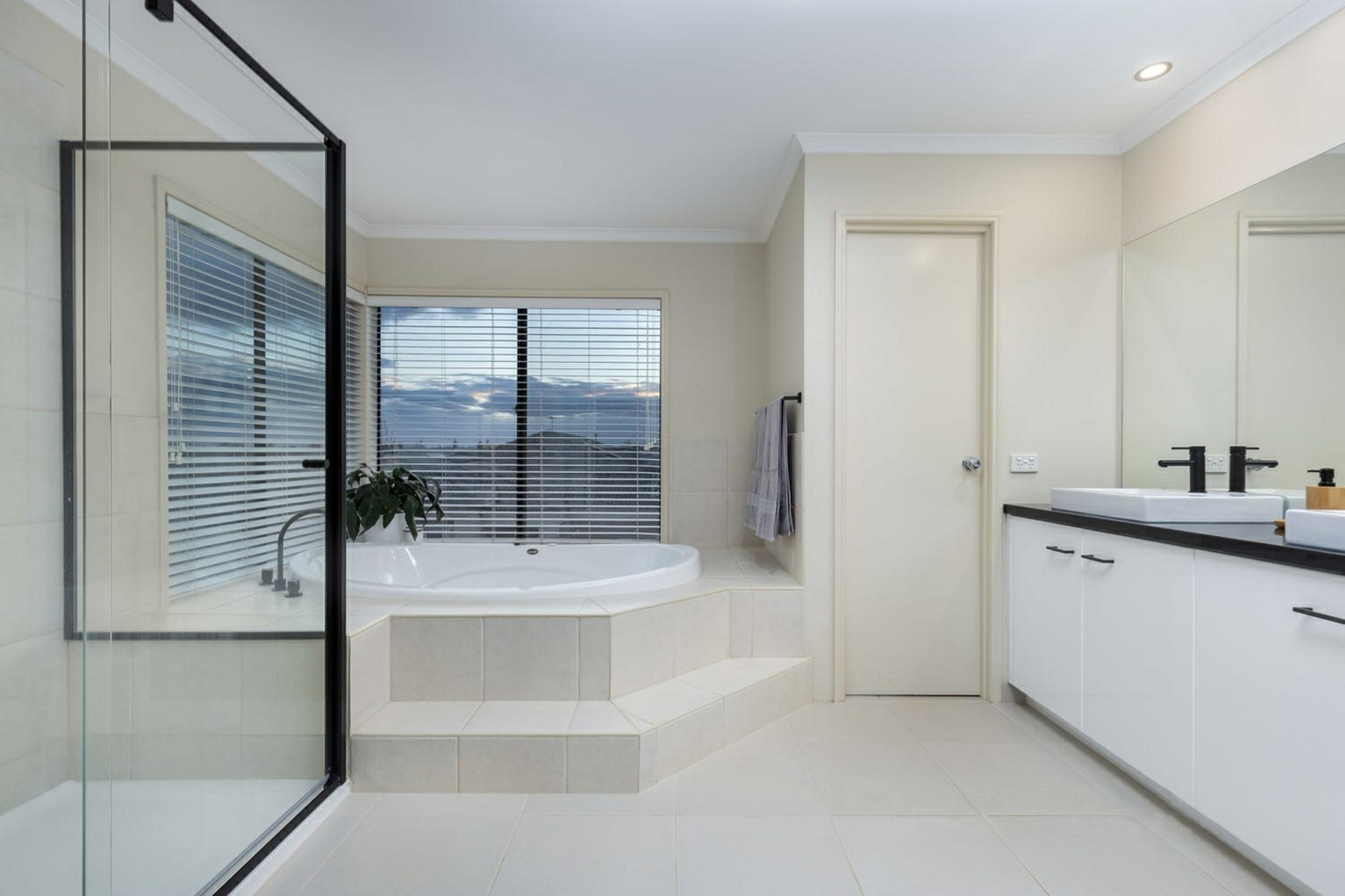 5 Oldfield Place, POINT COOK