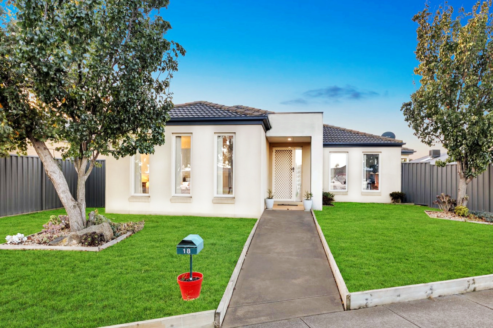 18 Carisbrook Circuit, TRUGANINA